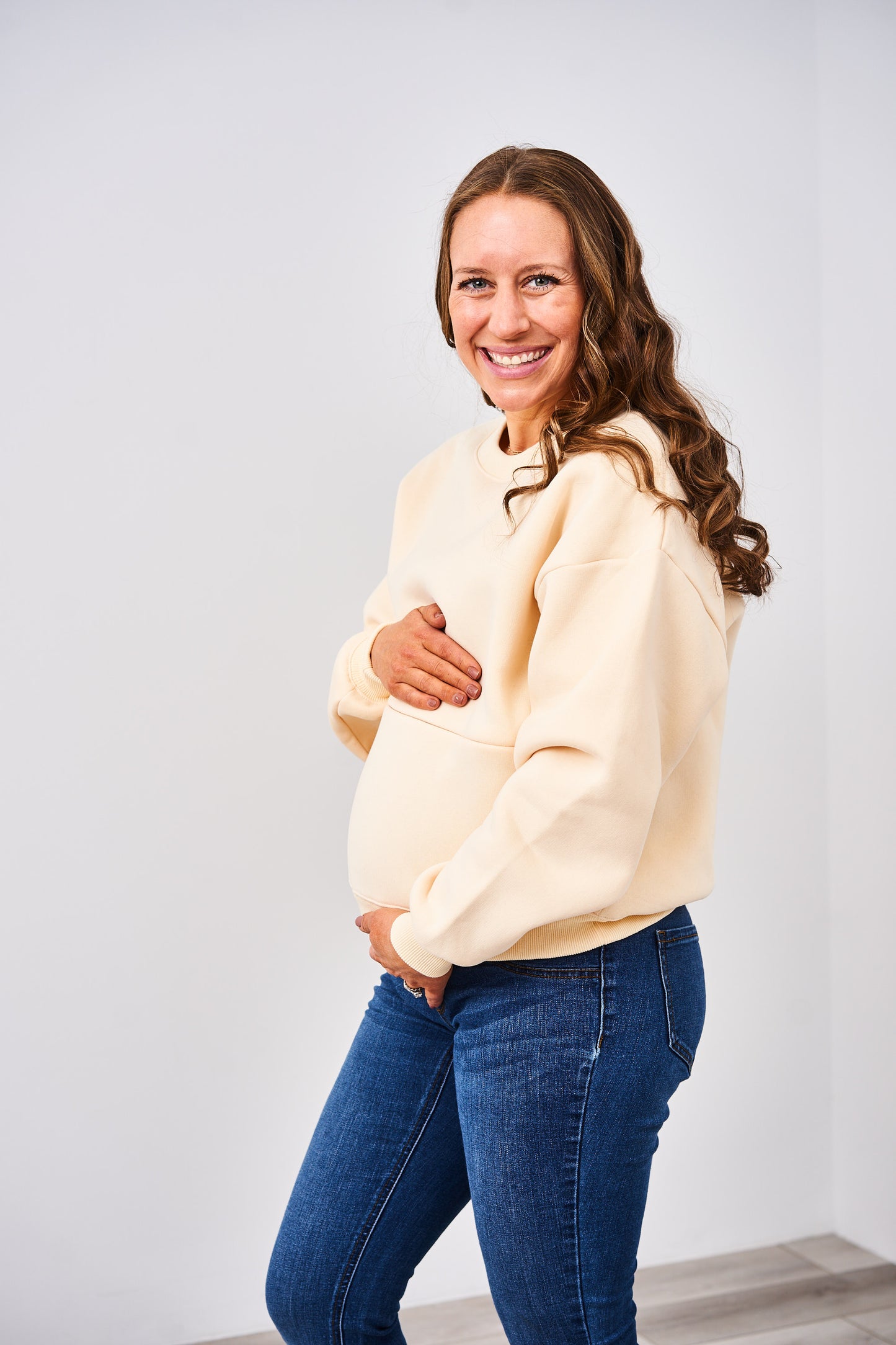 Latched Mama 635 Zip Nursing Crewneck