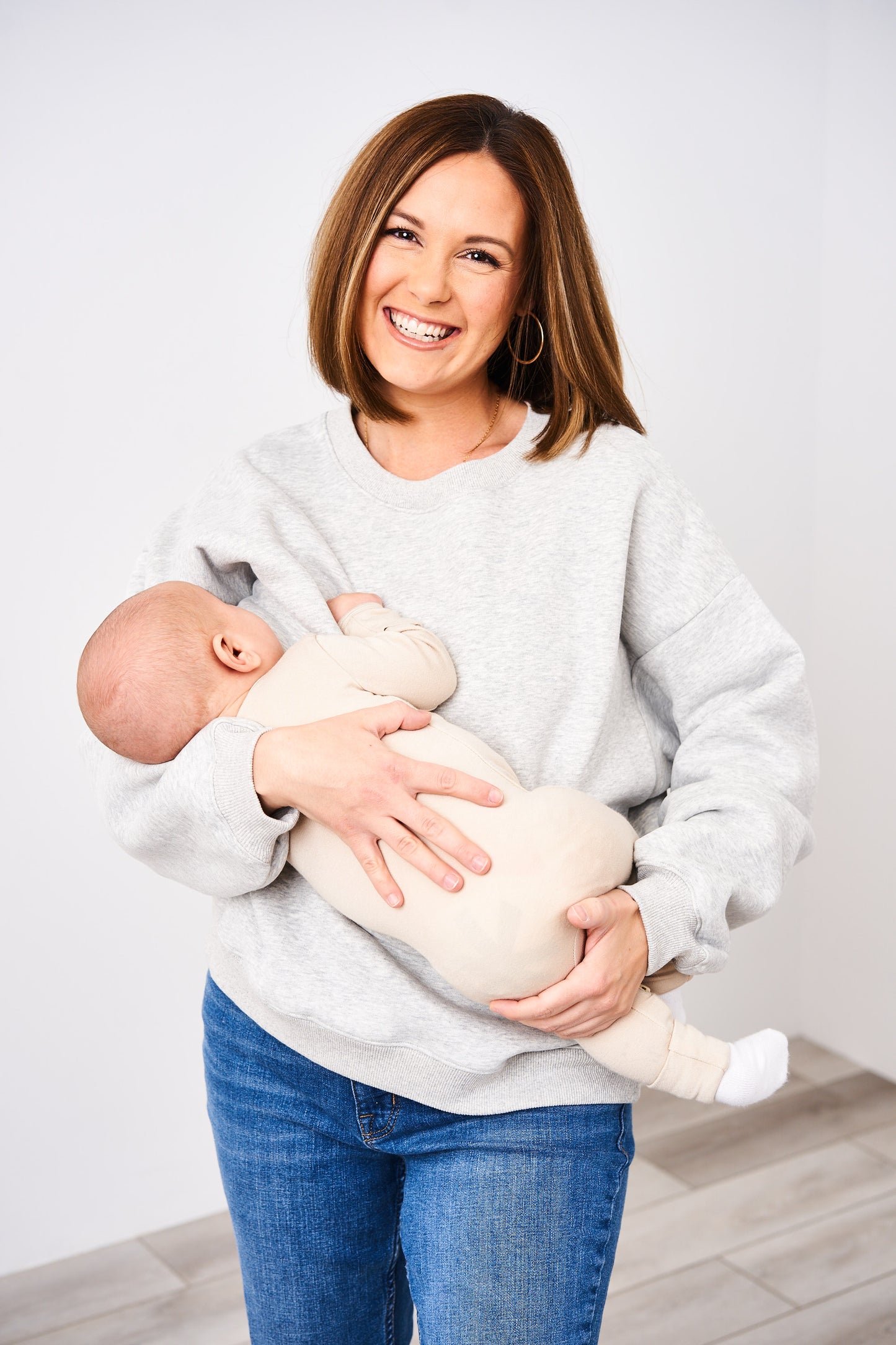 Latched Mama 635 Zip Nursing Crewneck