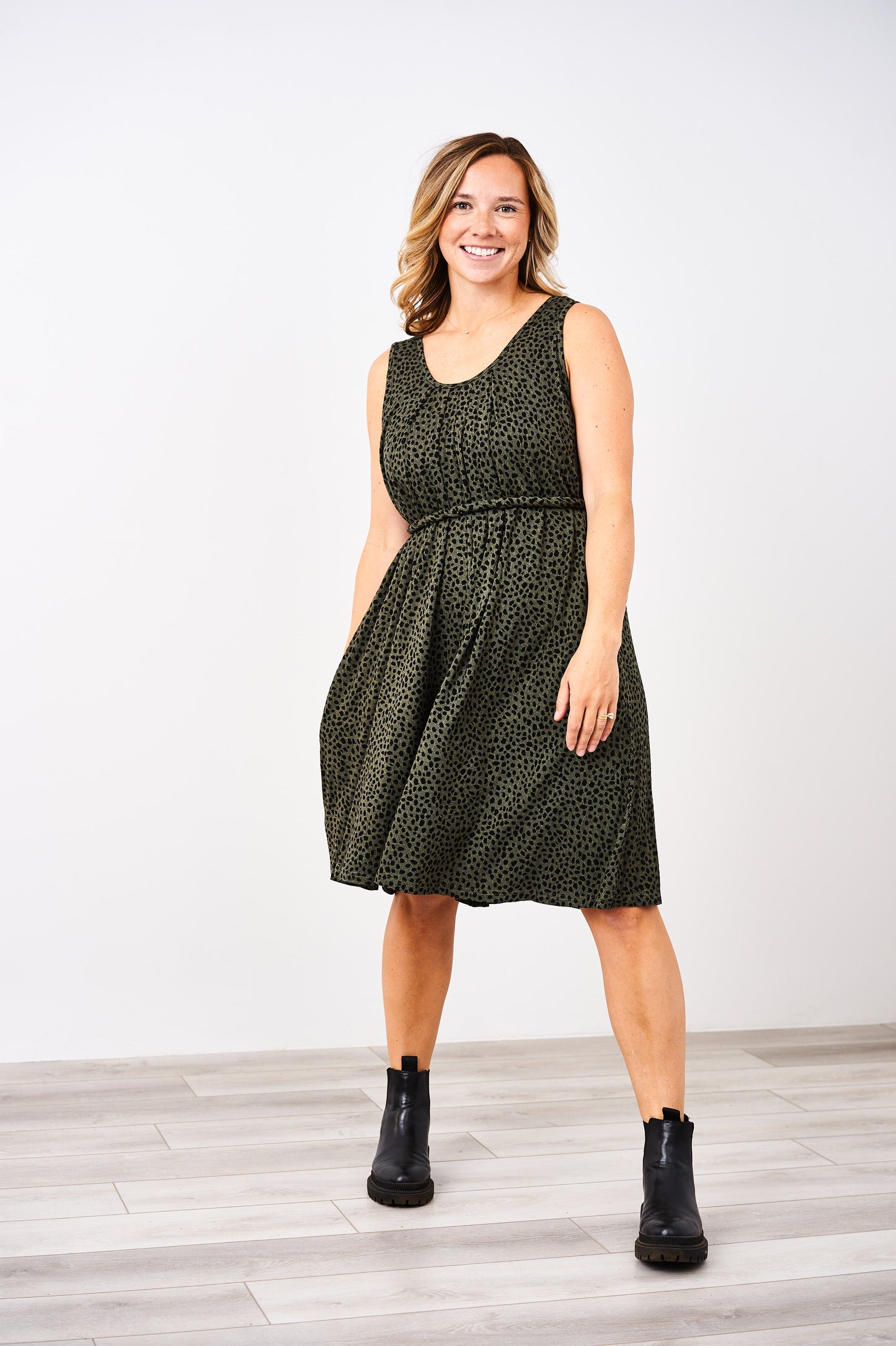 Latched Mama Momper Accent Belt