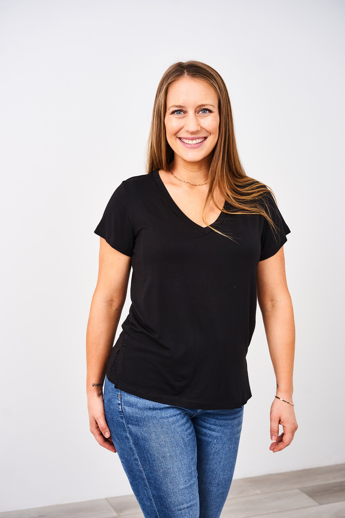Latched Mama Go-To V-Neck Nursing Tee- Final Sale