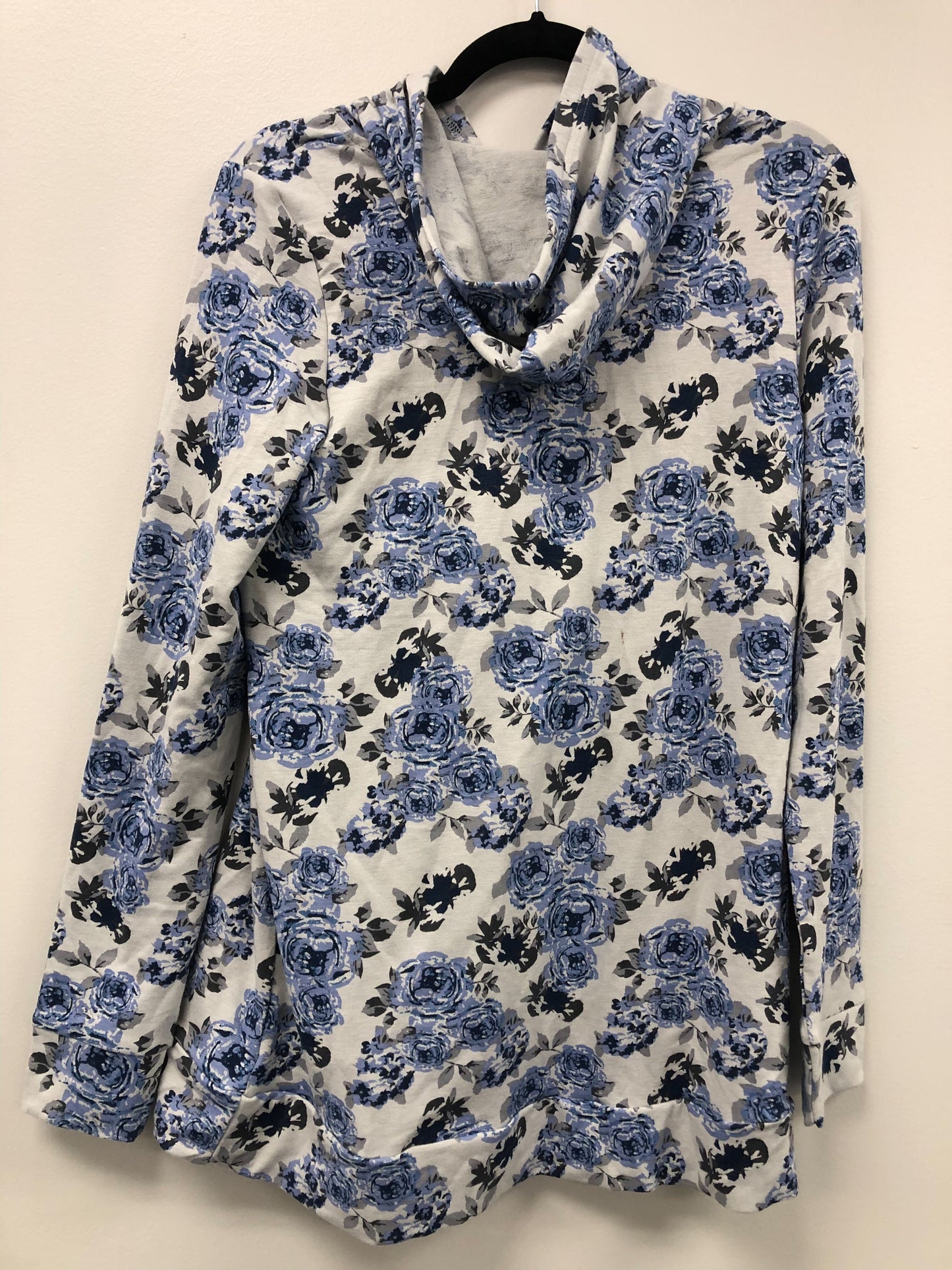 Outlet 5800 - Latched Mama Cloud Nursing Hoodie - Periwinkle Bouquet - Medium