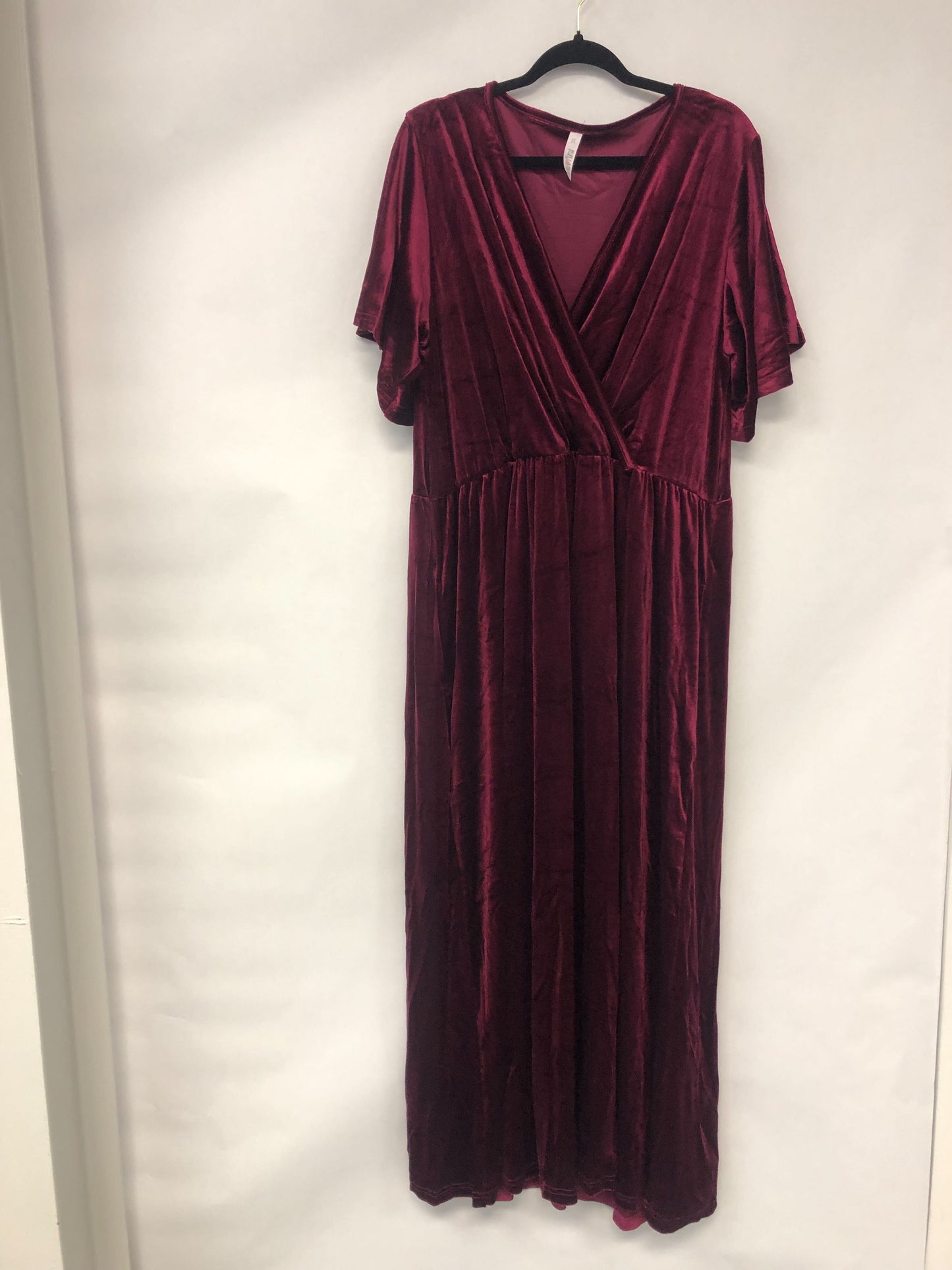 Outlet 6026 - Latched Mama Velour Nursing Maxi - Cranberry - 3X