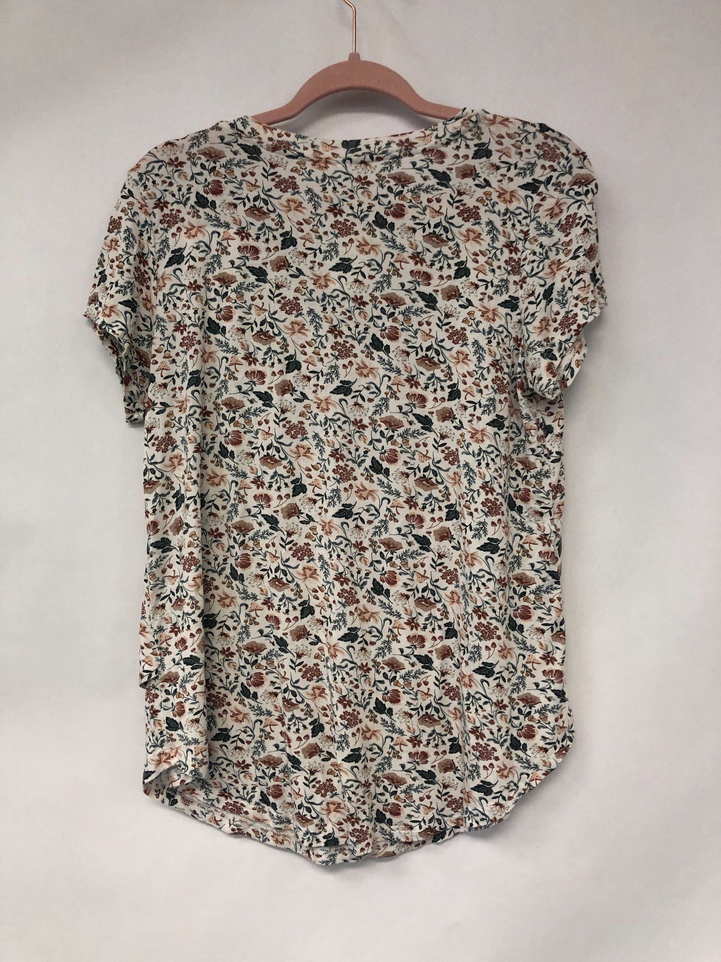 Outlet 6113 - Printed V-Neck Boyfriend Nursing Tee - Wonderland Floral - Small