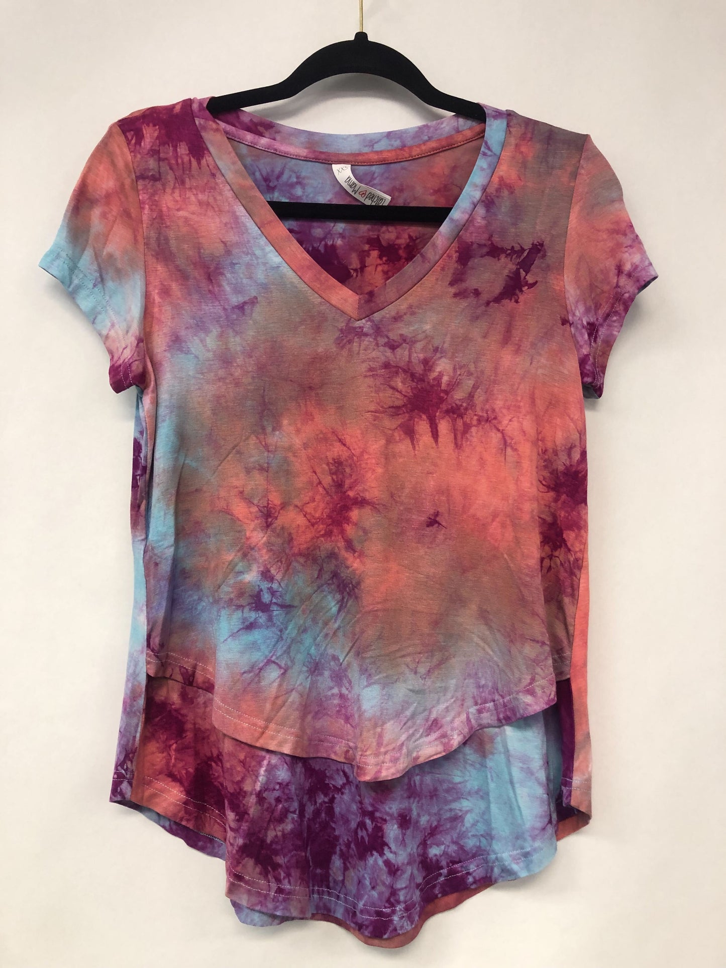 Outlet 6166 - V-Neck Boyfriend Nursing Tee - Vibrant Sunset - Extra Extra Small