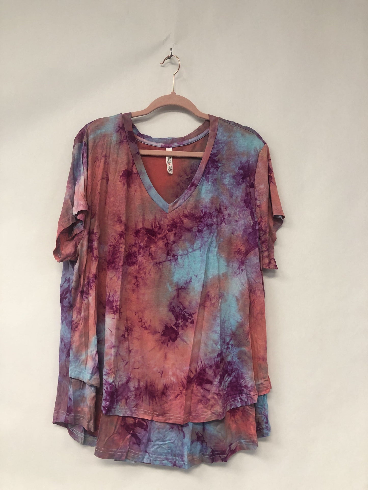 Outlet 6208 - V-Neck Boyfriend Nursing Tee - Vibrant Sunset - 2X