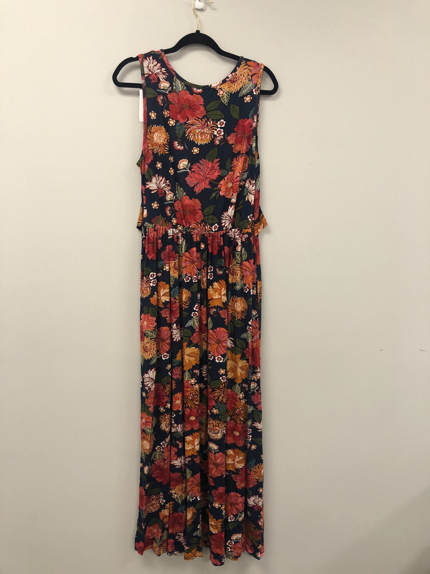 Outlet 5879 - Latched Mama Boardwalk Nursing Maxi - Radio Retro - Extra Large