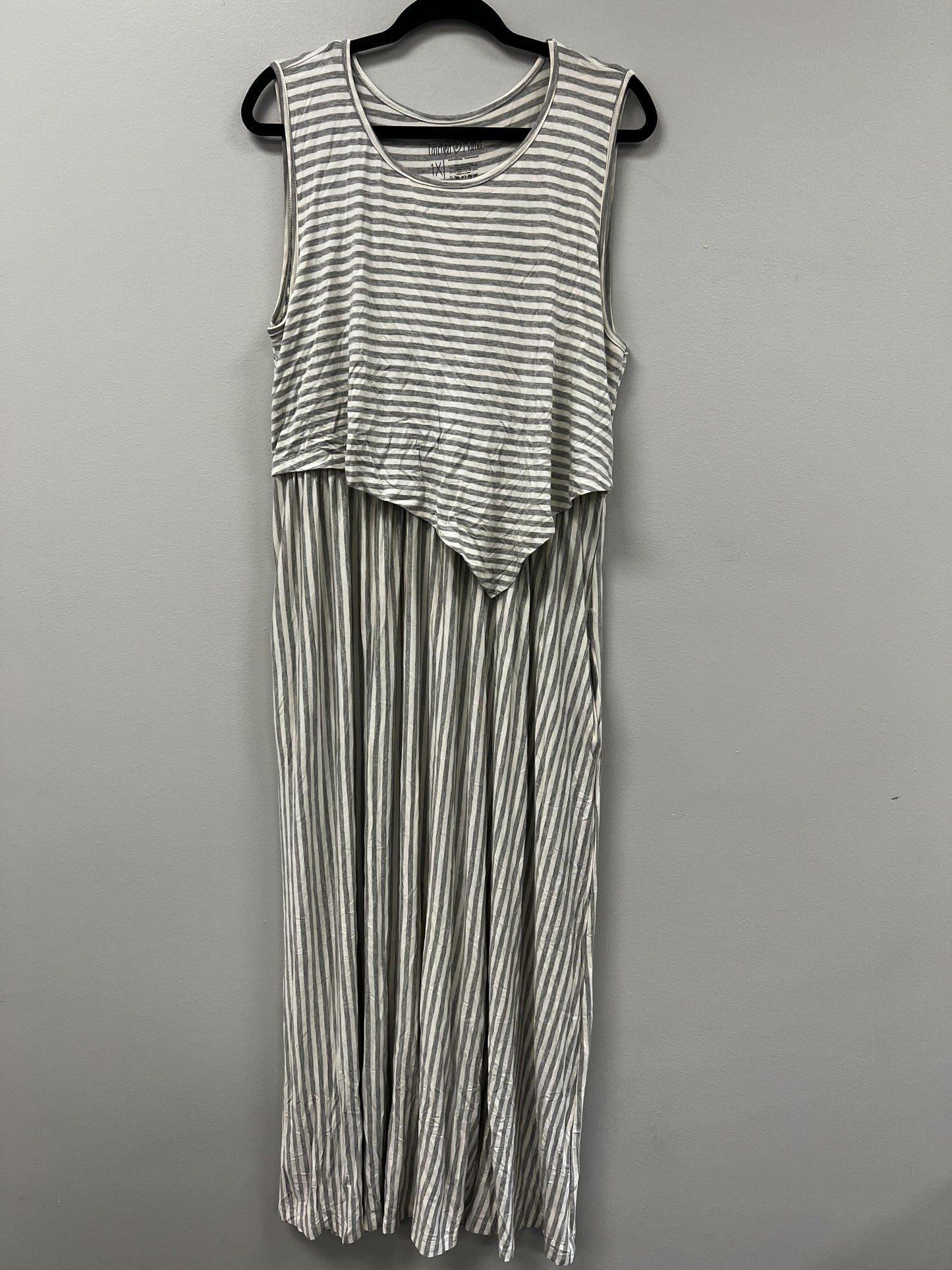 Outlet 5908 - Latched Mama Boardwalk Nursing Maxi - Heather Grey Stripe - 1X