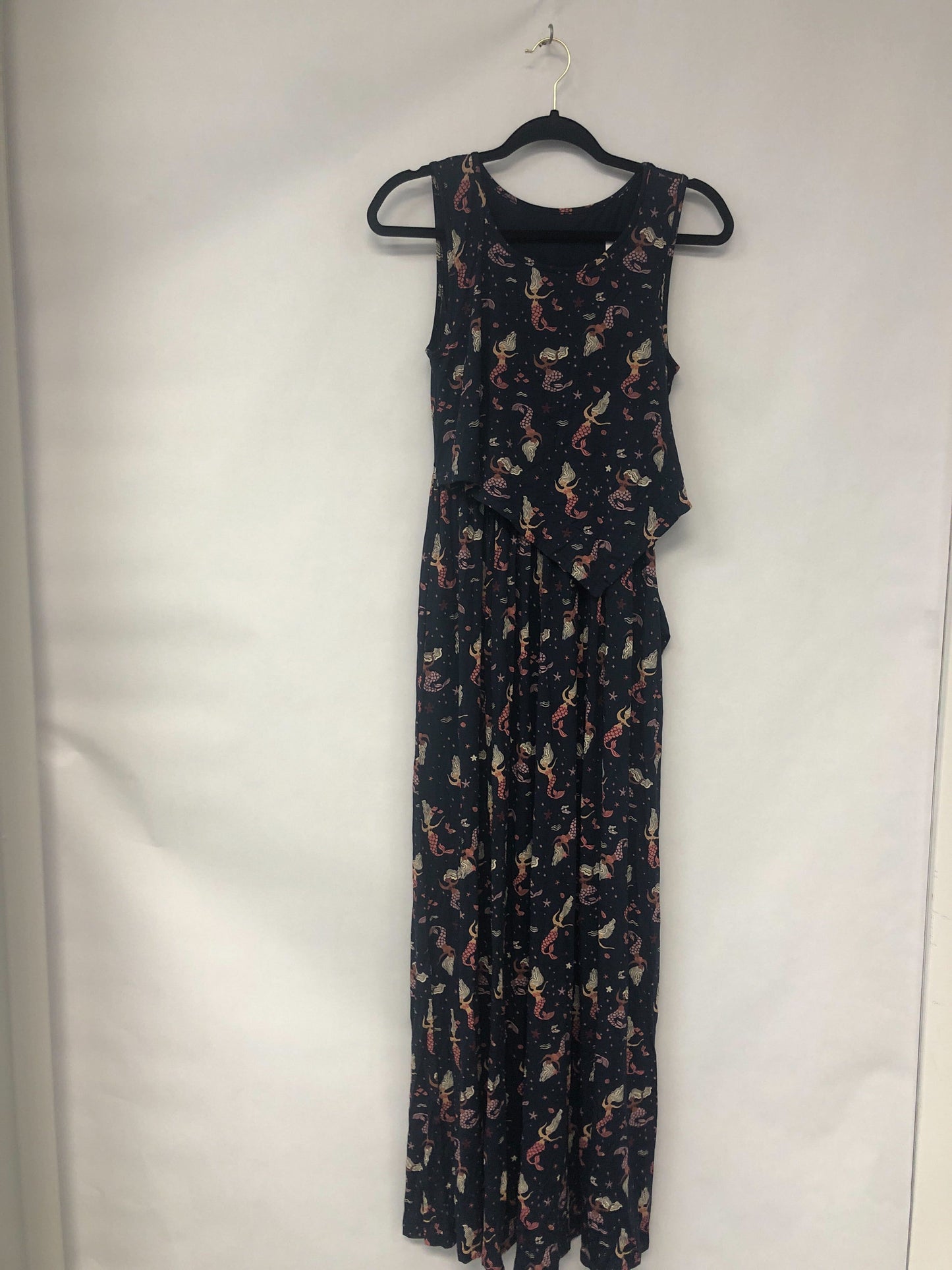 Outlet 6224 - Latched Mama Mermaids Boardwalk Nursing Maxi - Mermaids - Small