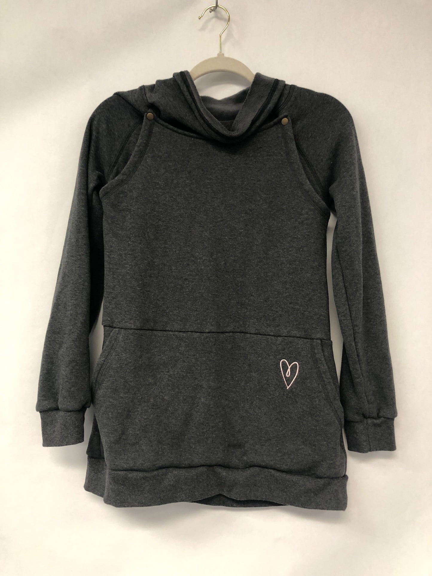 Outlet 6086 - Latched Mama Embroidered Harbor Snap Nursing Pullover - Charcoal - Small