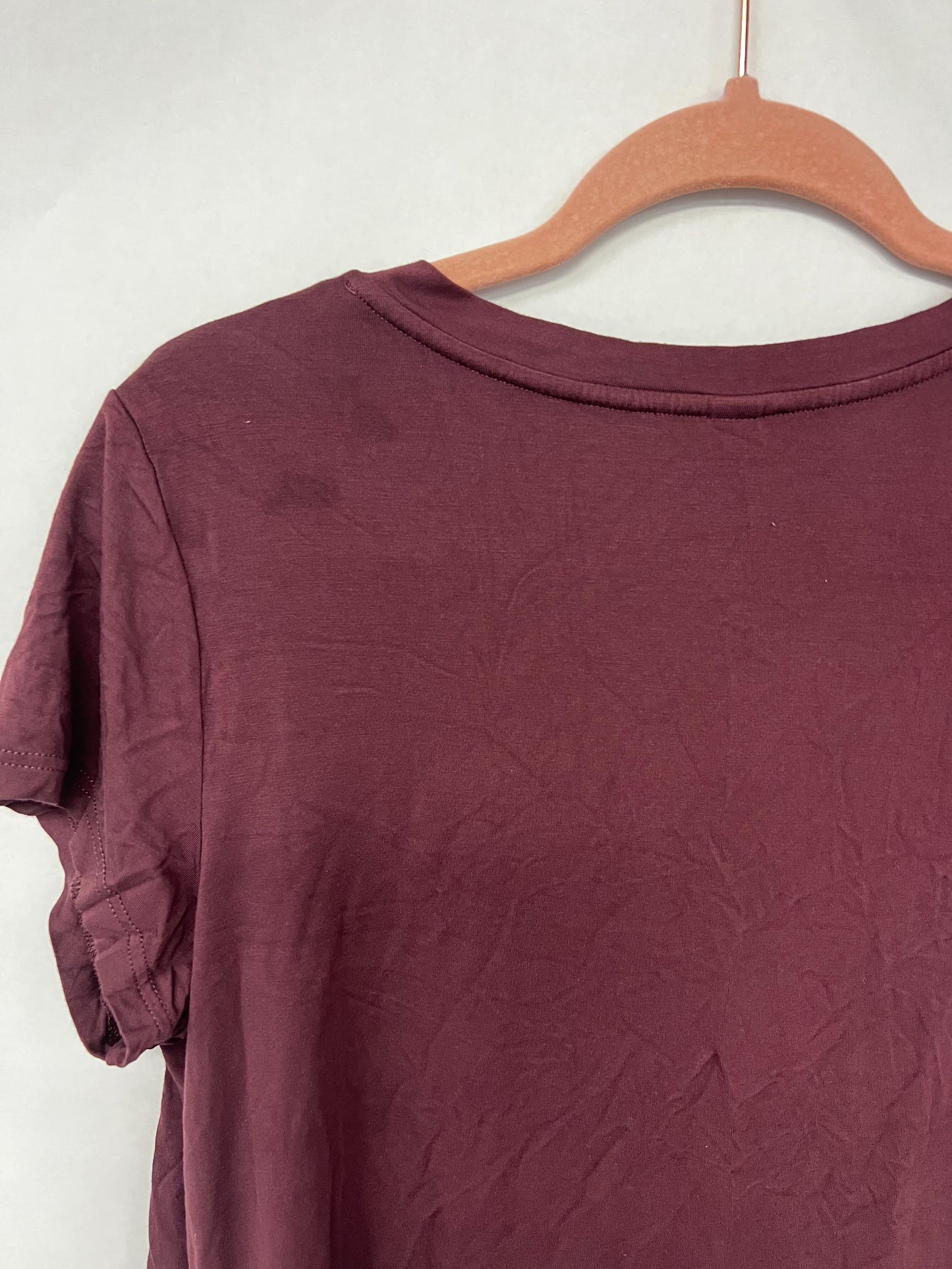 Outlet 6128 - V-Neck Boyfriend Nursing Tee - Wine - Medium