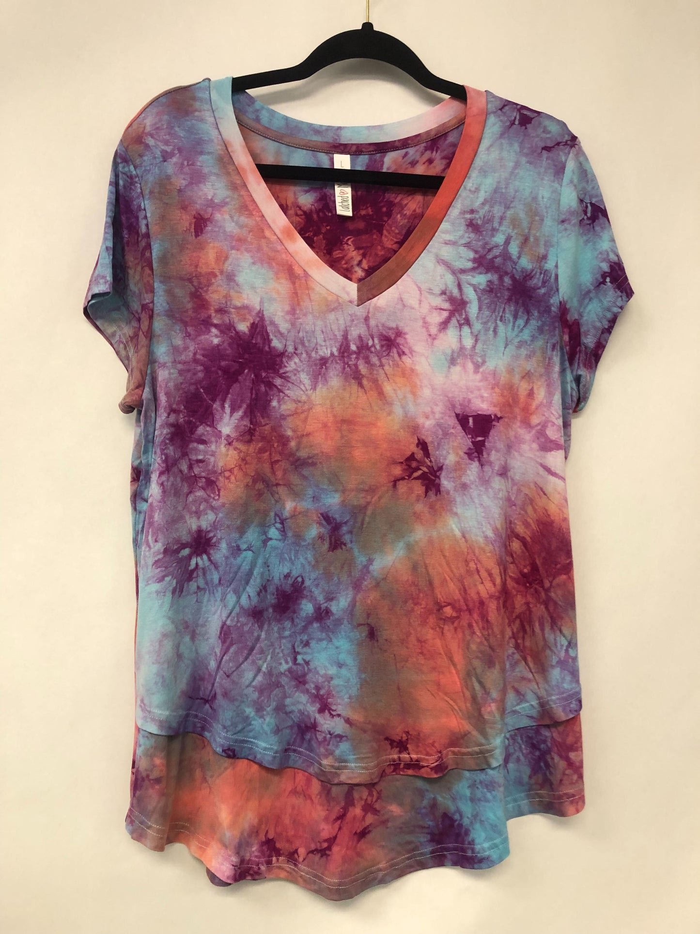 Outlet 6165 - V-Neck Boyfriend Nursing Tee - Vibrant Sunset - Large
