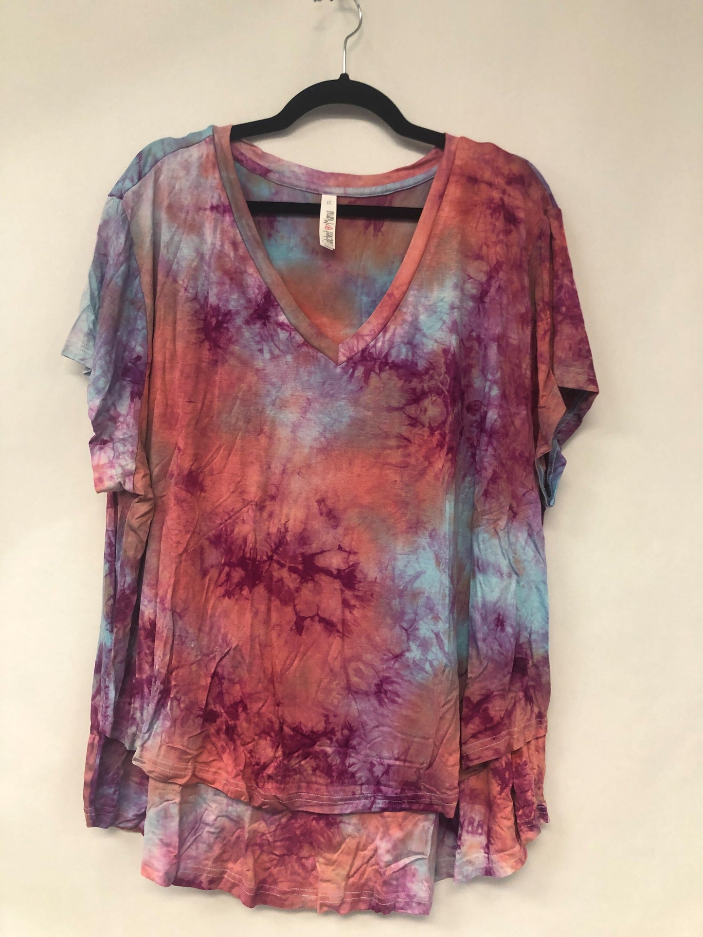 Outlet 6207 - V-Neck Boyfriend Nursing Tee - Vibrant Sunset - 3X