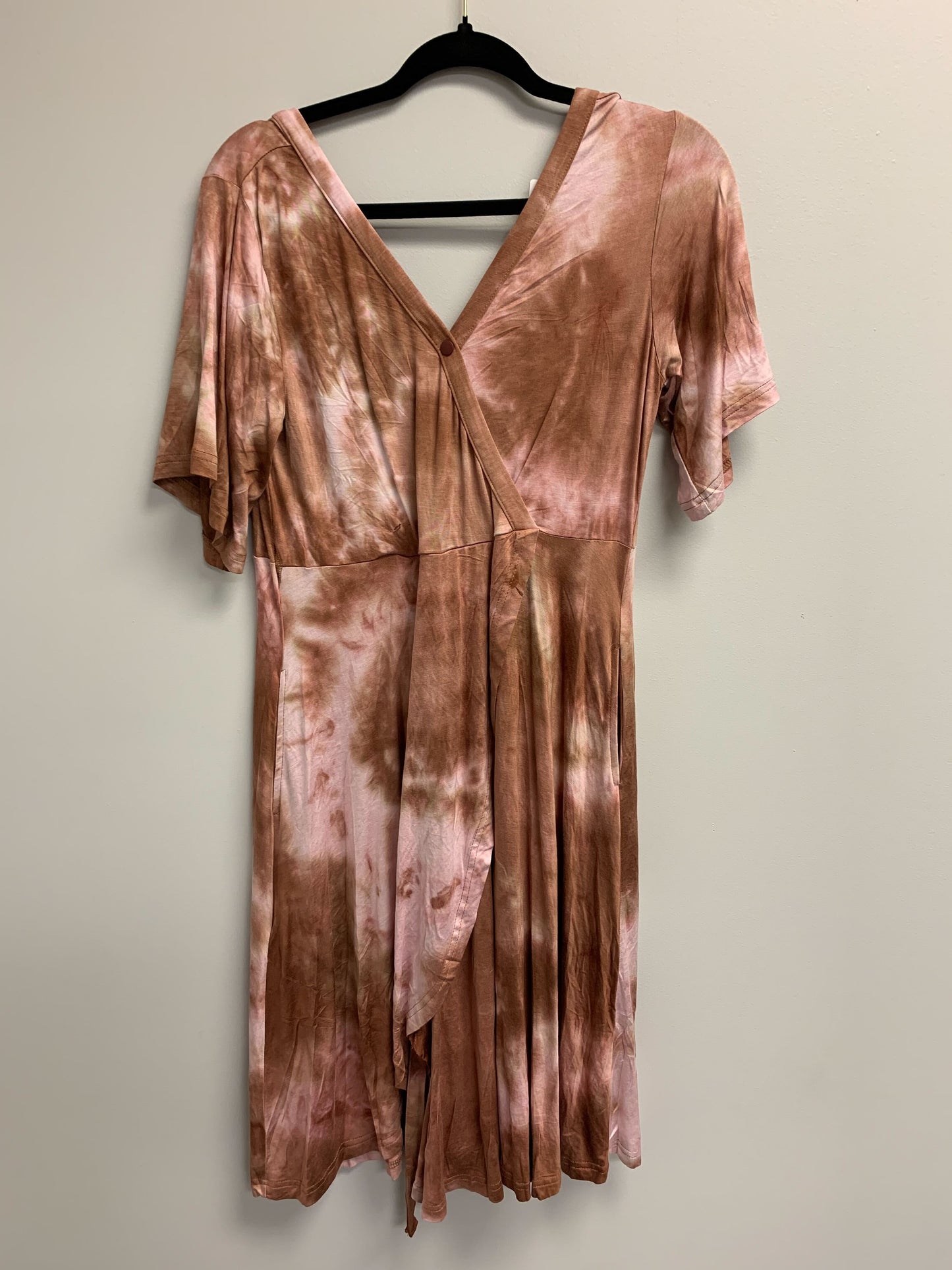Outlet 5354 - Latched Mama Labor & Postpartum Wrap Dress - Rust Tie Dye - Small