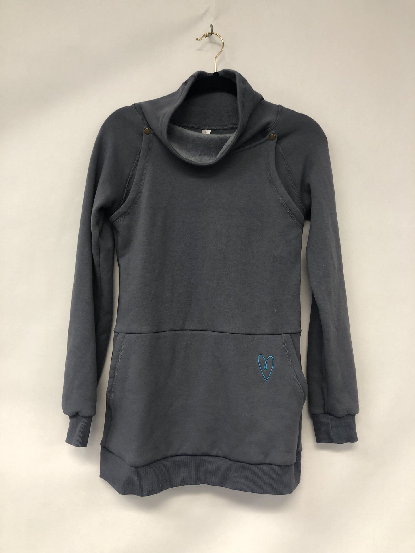 Outlet 6075 - Latched Mama Embroidered Harbor Snap Nursing Pullover - Stormy Grey - Small