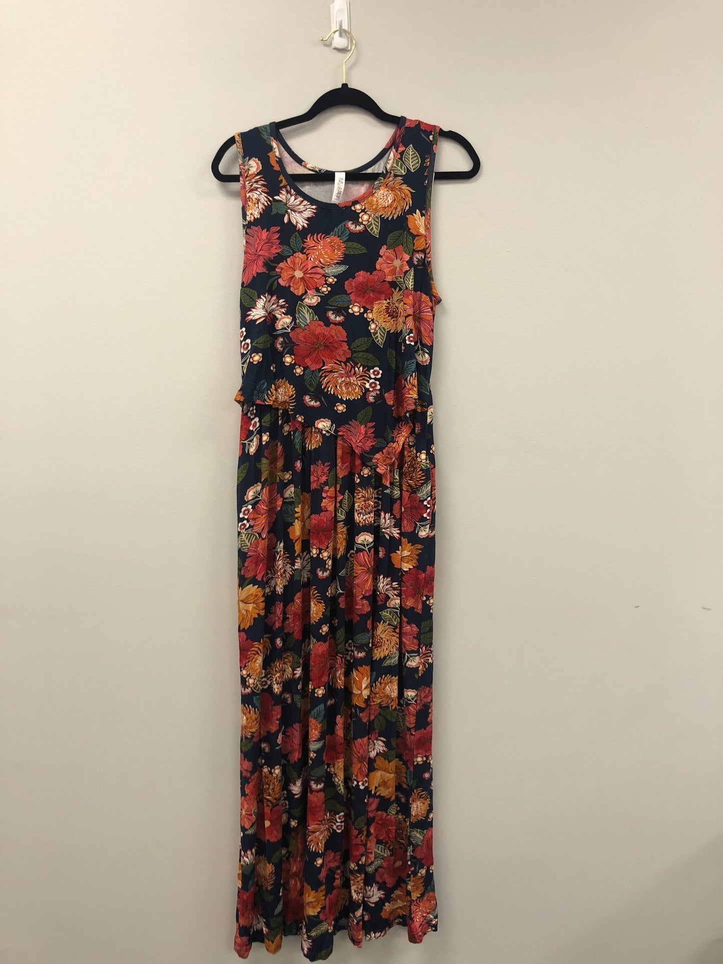 Outlet 5879 - Latched Mama Boardwalk Nursing Maxi - Radio Retro - Extra Large