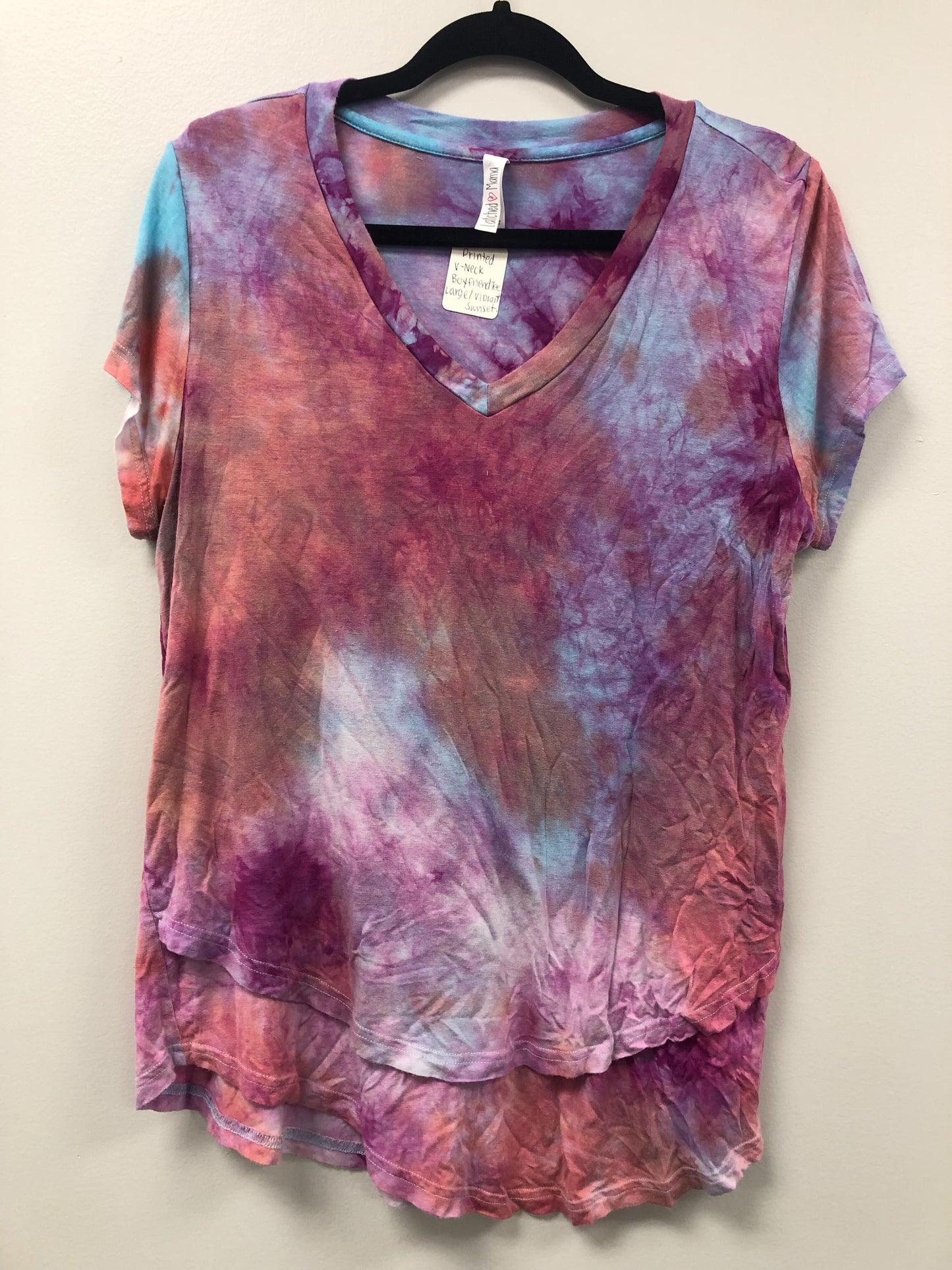 Outlet 5537 - V-Neck Boyfriend Nursing Tee - Vibrant sunset - Large