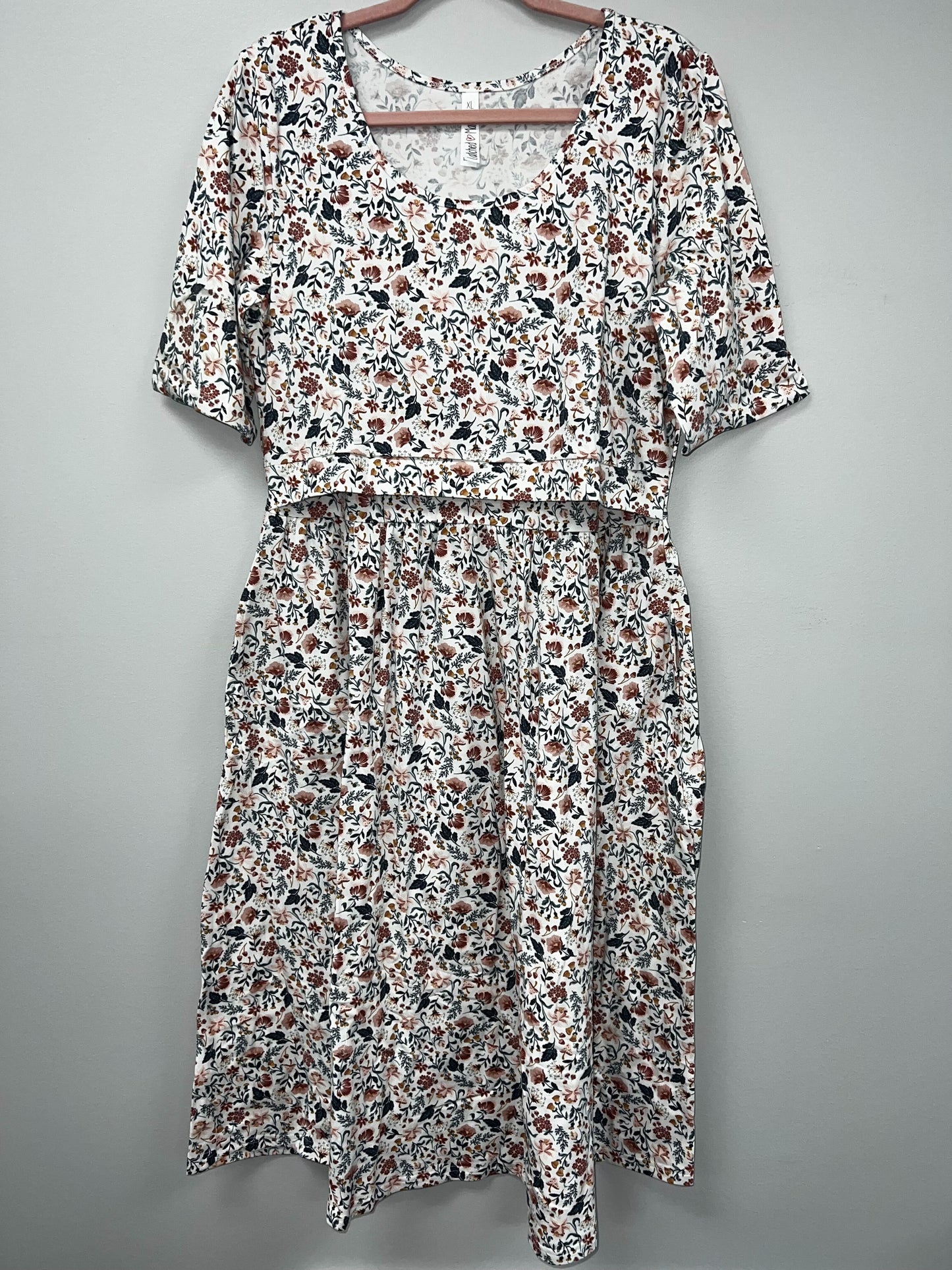 Outlet 5698 - Latched Mama Classic Cotton Nursing Dress - Wonderland Floral - Extra Large