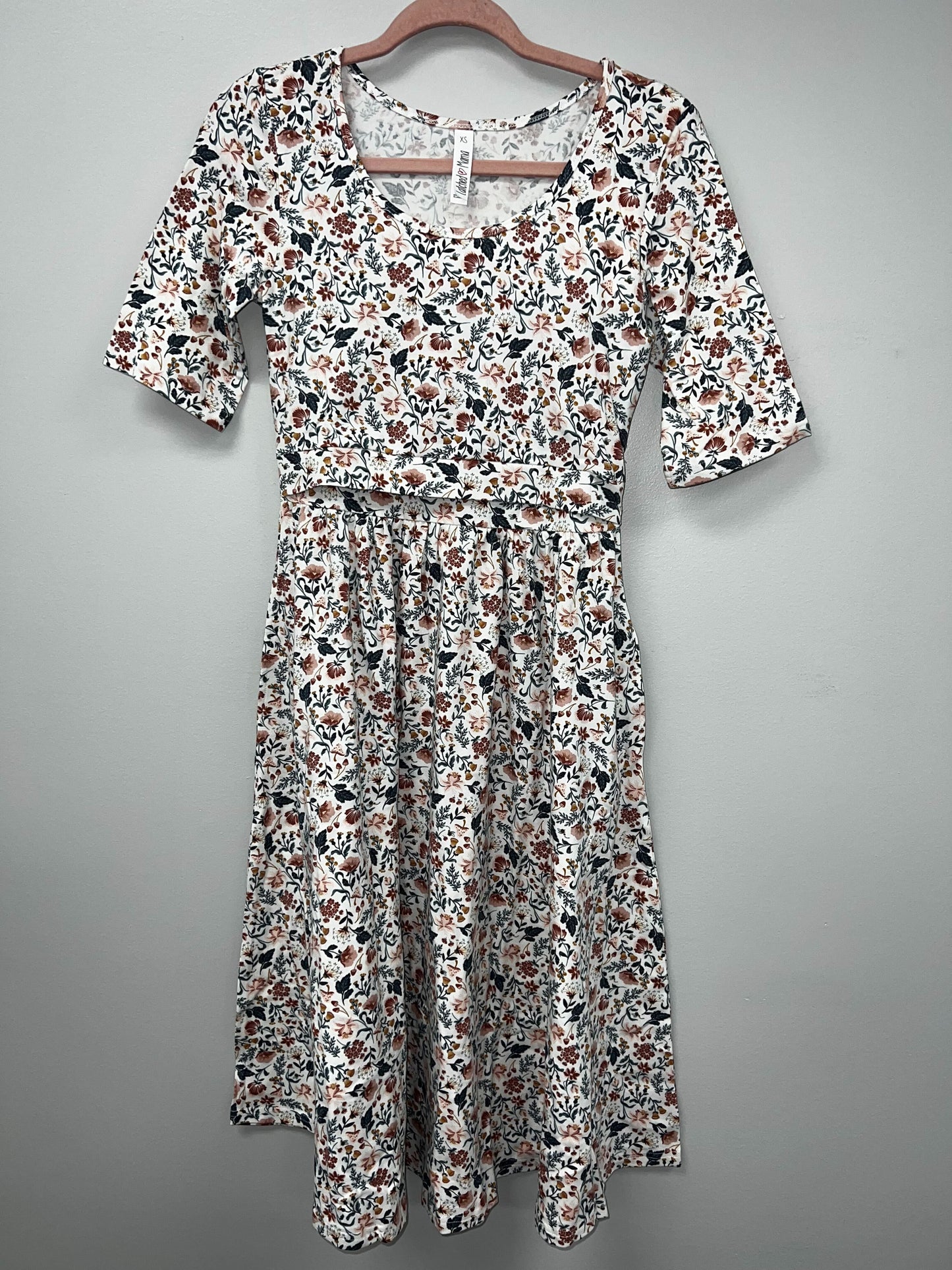 Outlet 5697 - Latched Mama Classic Cotton Nursing Dress - Wonderland Floral - Extra Small