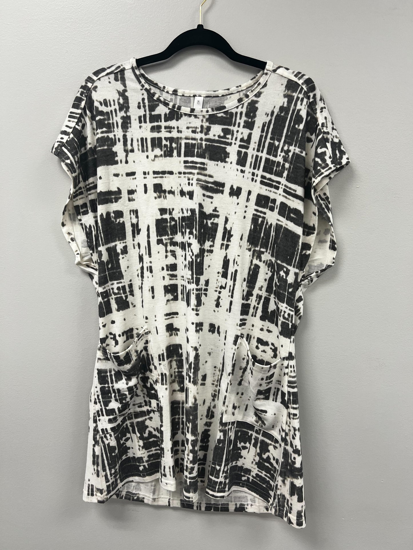 Outlet 5727 - Latched Mama Nest Nursing Tunic - Abstract Slate - Medium