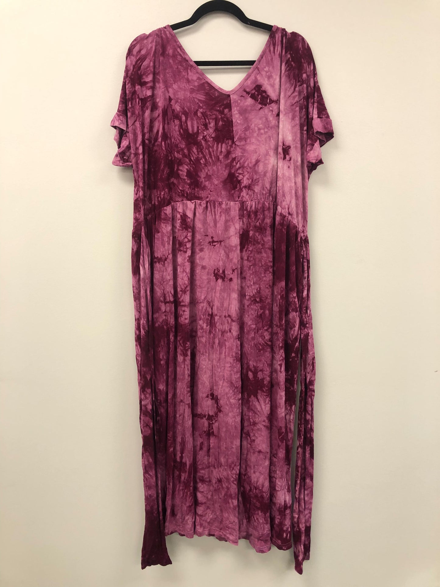 Outlet 5543 - Latched Mama V-Neck Nursing Jumpsuit - Sangria Tie Dye - 3X