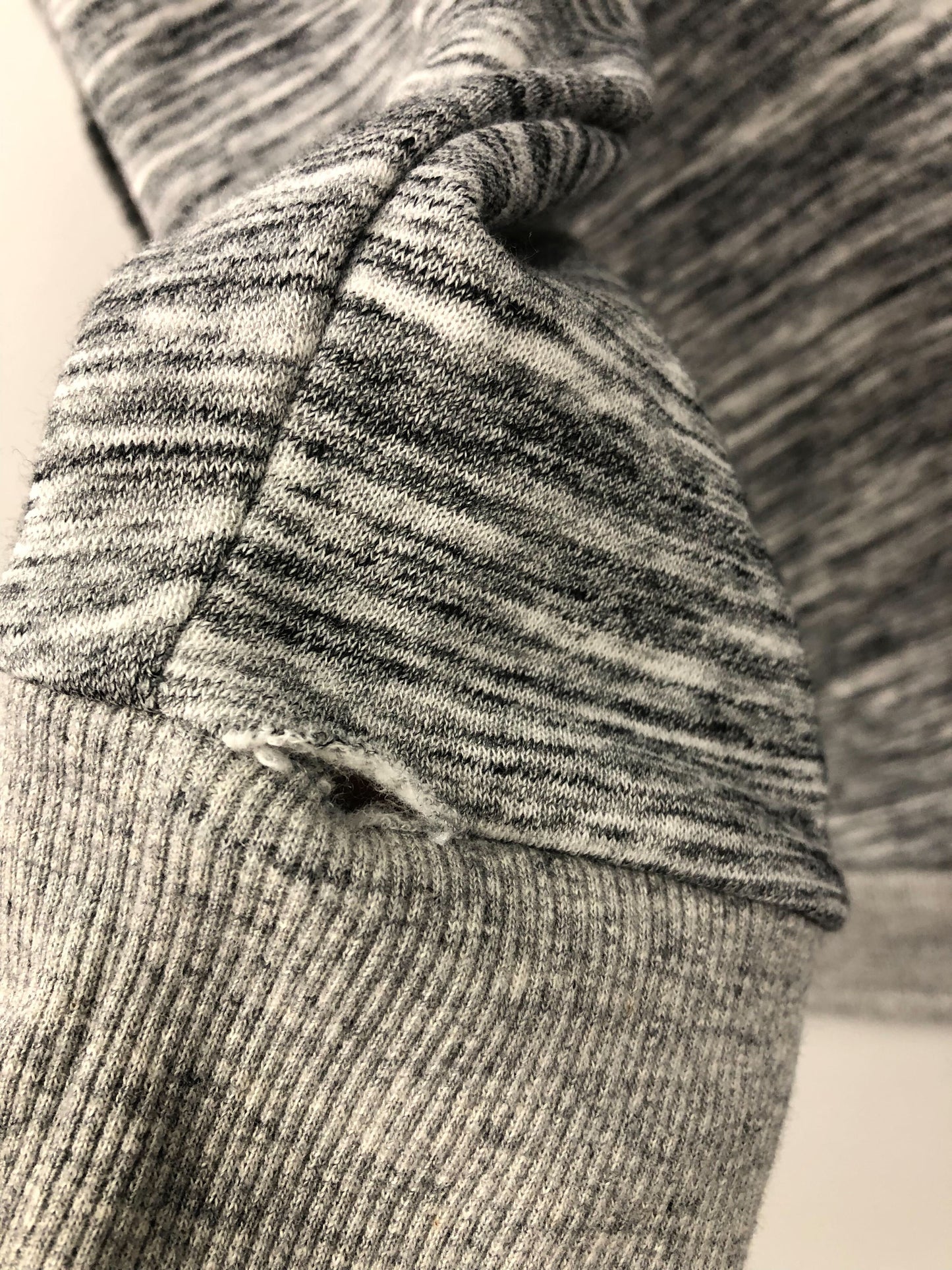 Outlet 5783 - Latched Mama Deluxe Crewneck Nursing Pullover - Heathered Grey - M/L