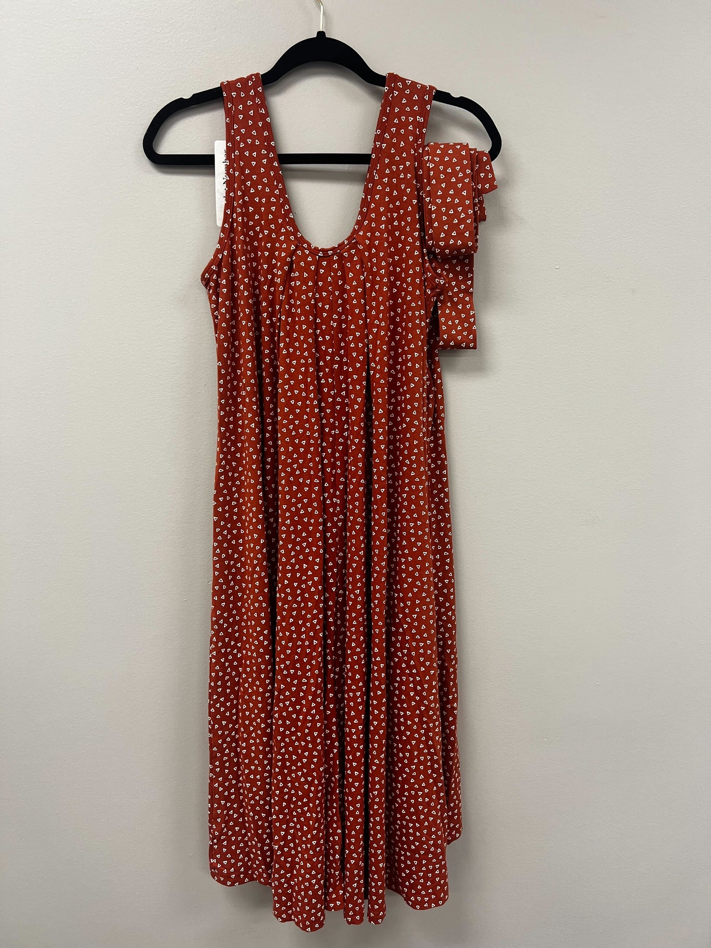Outlet 5730 - Latched Mama Printed Nursing Romper - Rust Triangles - Standard
