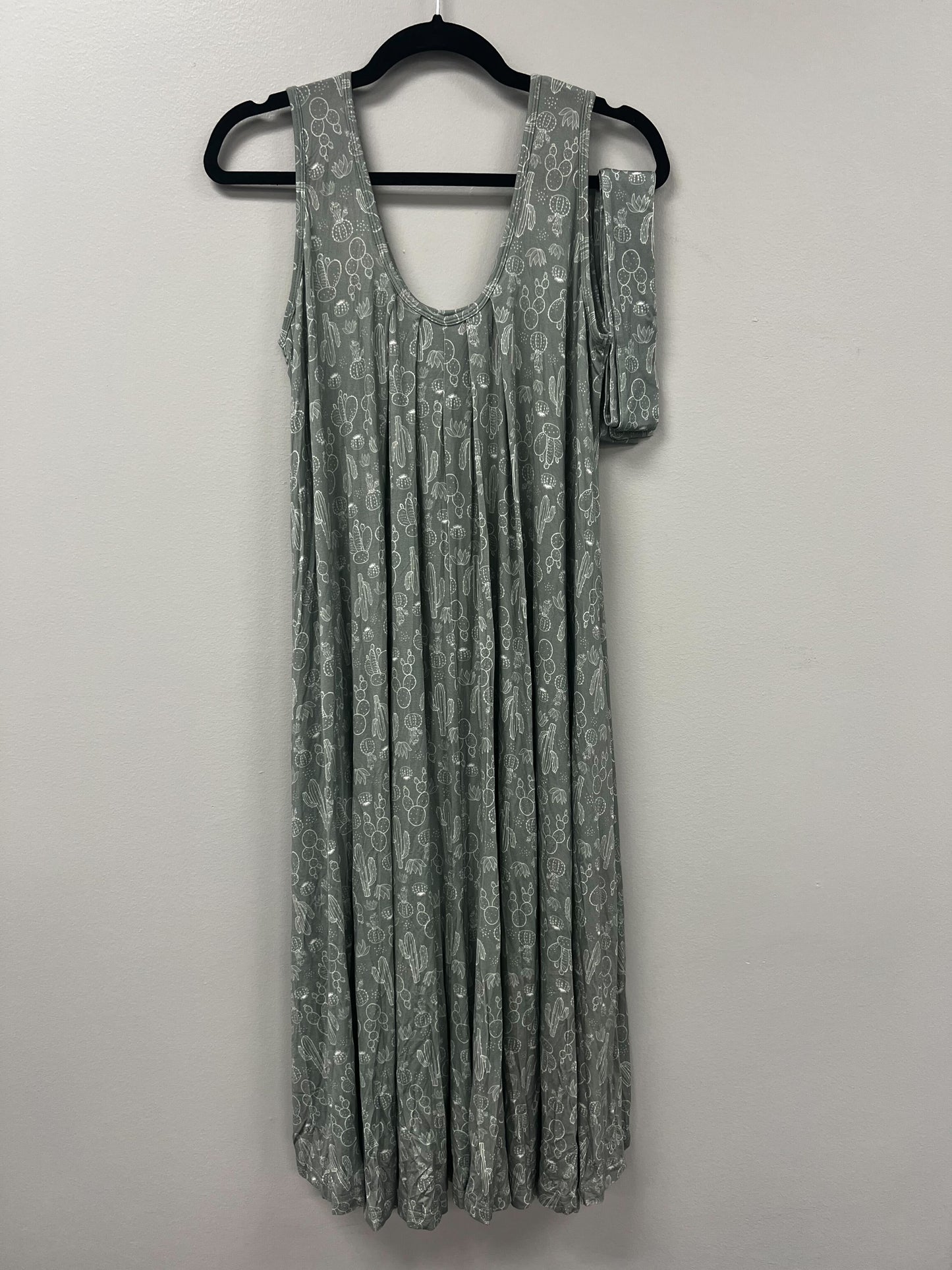 Outlet 5720 - Latched Mama Printed Nursing Romper - Sage Succulents - Standard