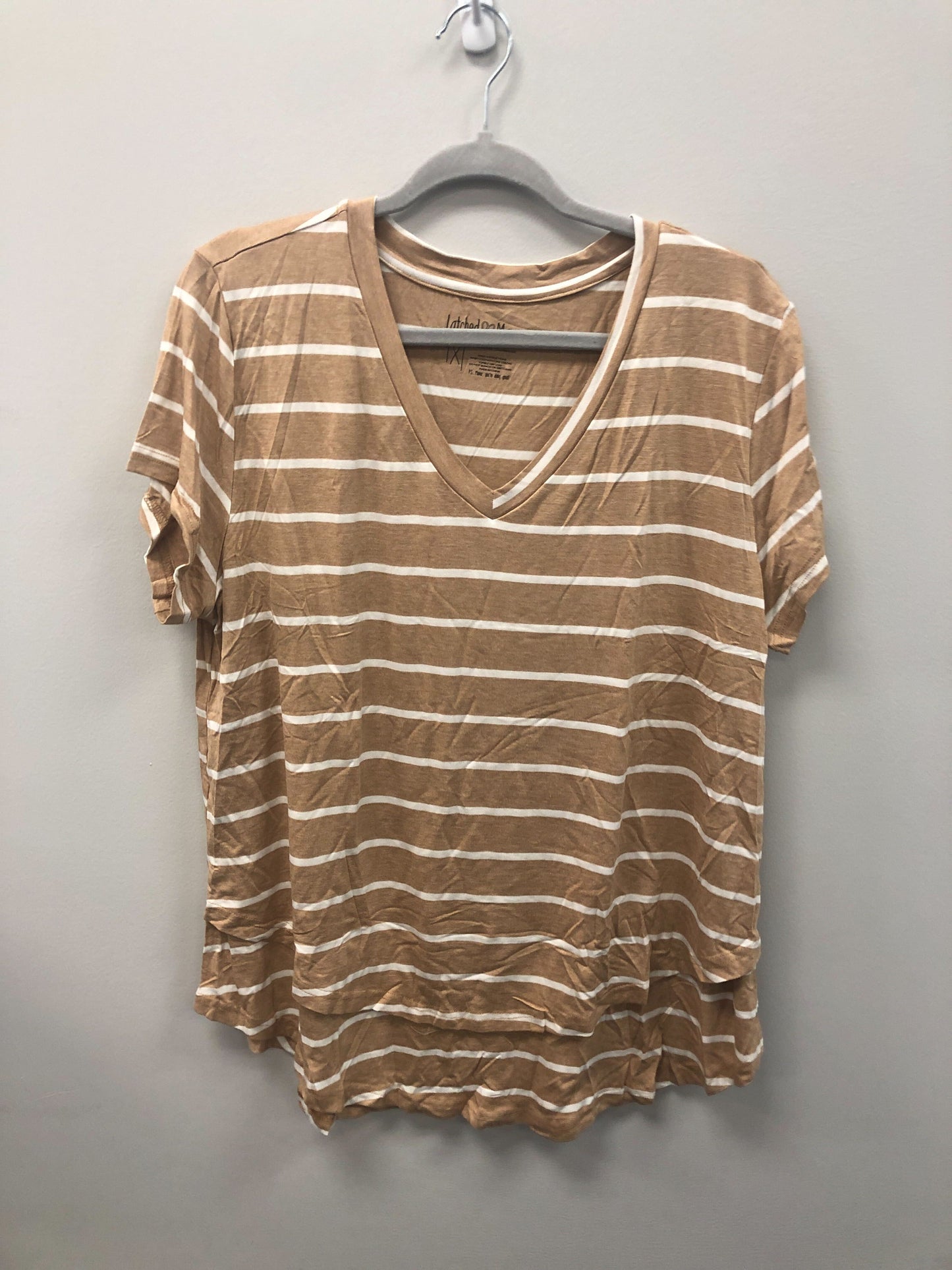Outlet 5973 - Printed V-Neck Boyfriend Nursing Tee - Sand Stripe - 1X