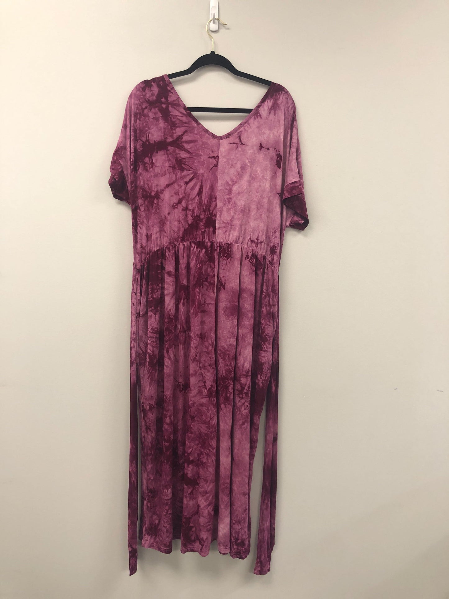 Outlet 5497 - Latched Mama V-Neck Nursing Jumpsuit - Sangria Tie Dye - 2X