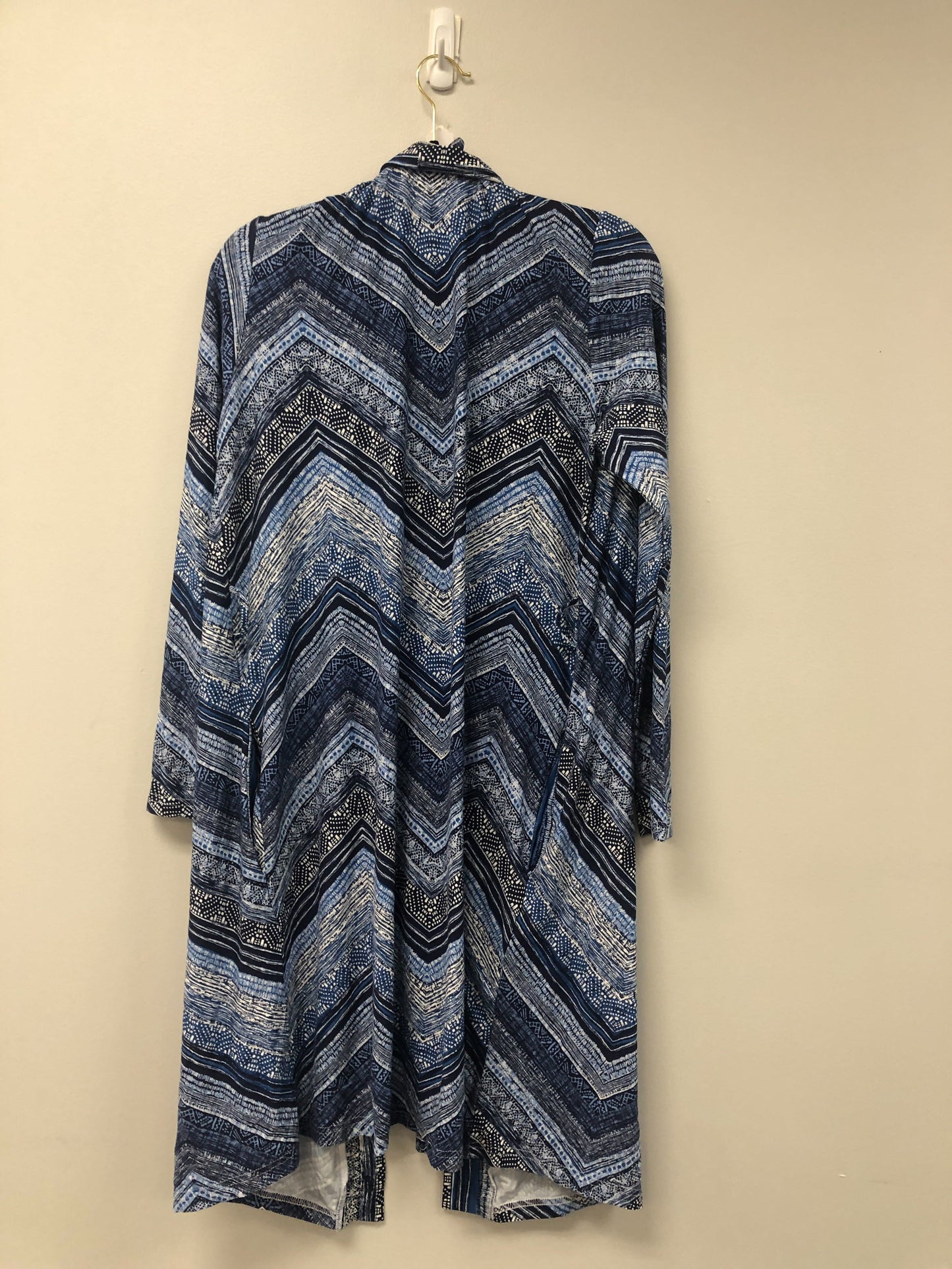 Outlet 5995 - Latched Mama Maternity Labor Nursing Robe - Chevron Blues - XS/S