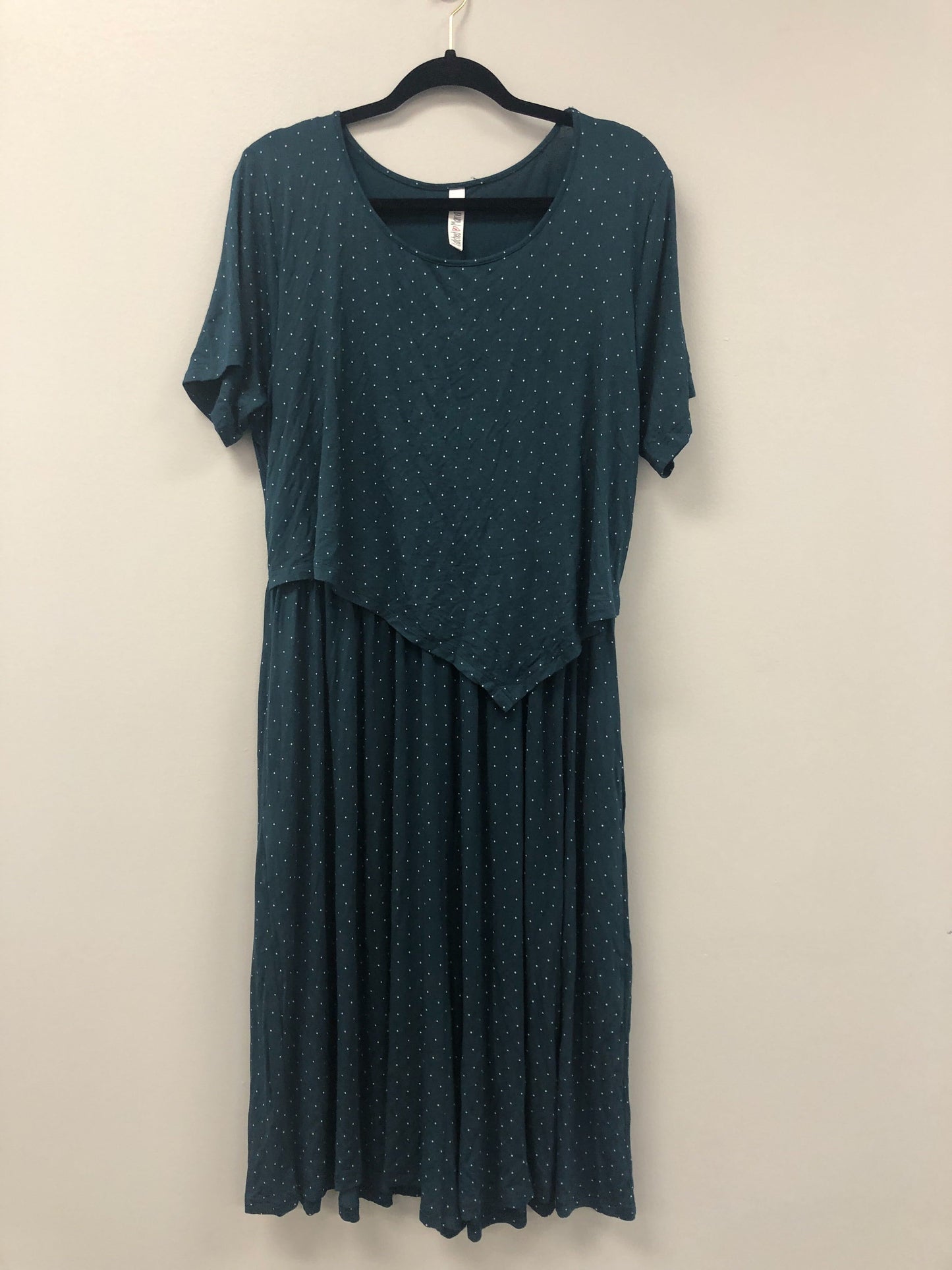Outlet 5677 - Latched Mama Boardwalk Nursing Romper - Teal Dots - 1X