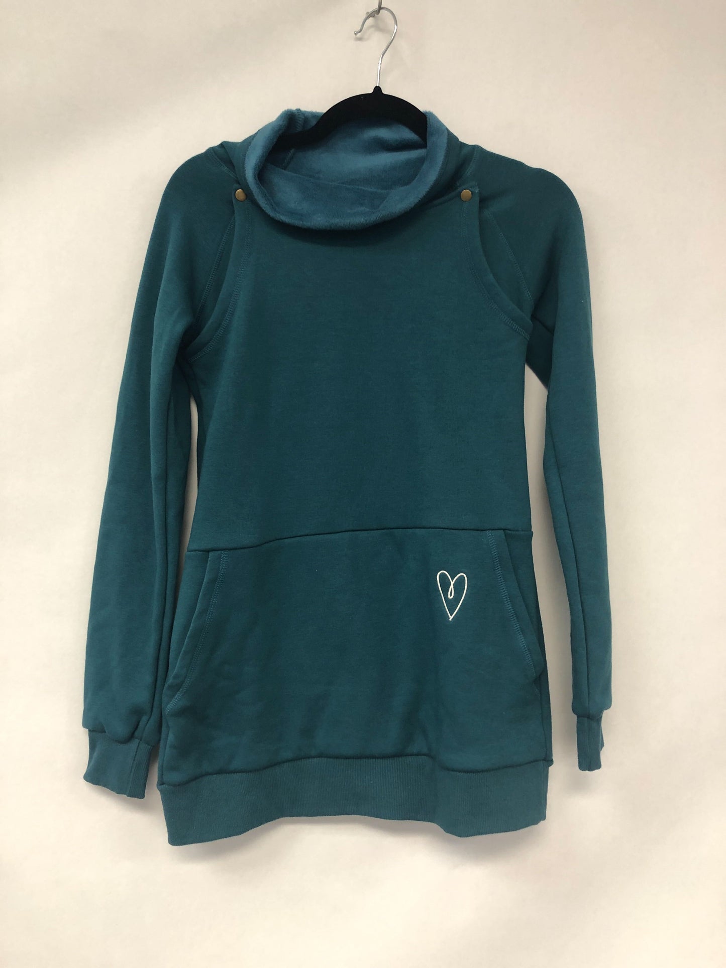 Outlet 6081 - Latched Mama Embroidered Harbor Snap Nursing Pullover - Peacock - Extra Small
