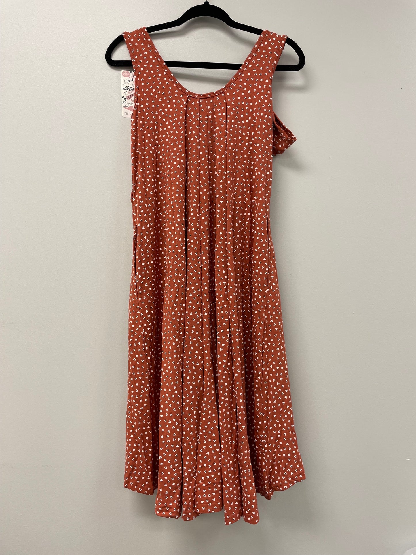 Outlet 5790 - Latched Mama Printed Nursing Romper - Rust Triangles - Petite