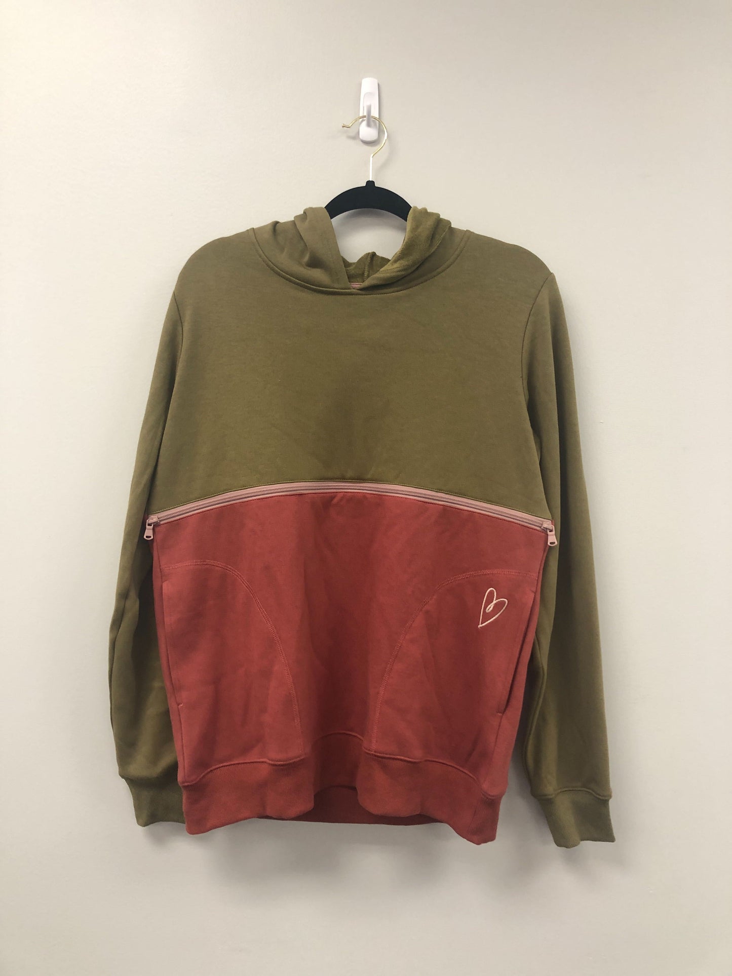 Outlet 5502 - Latched Mama Trailblazer Nursing Hoodie - Olive/Rust - Medium