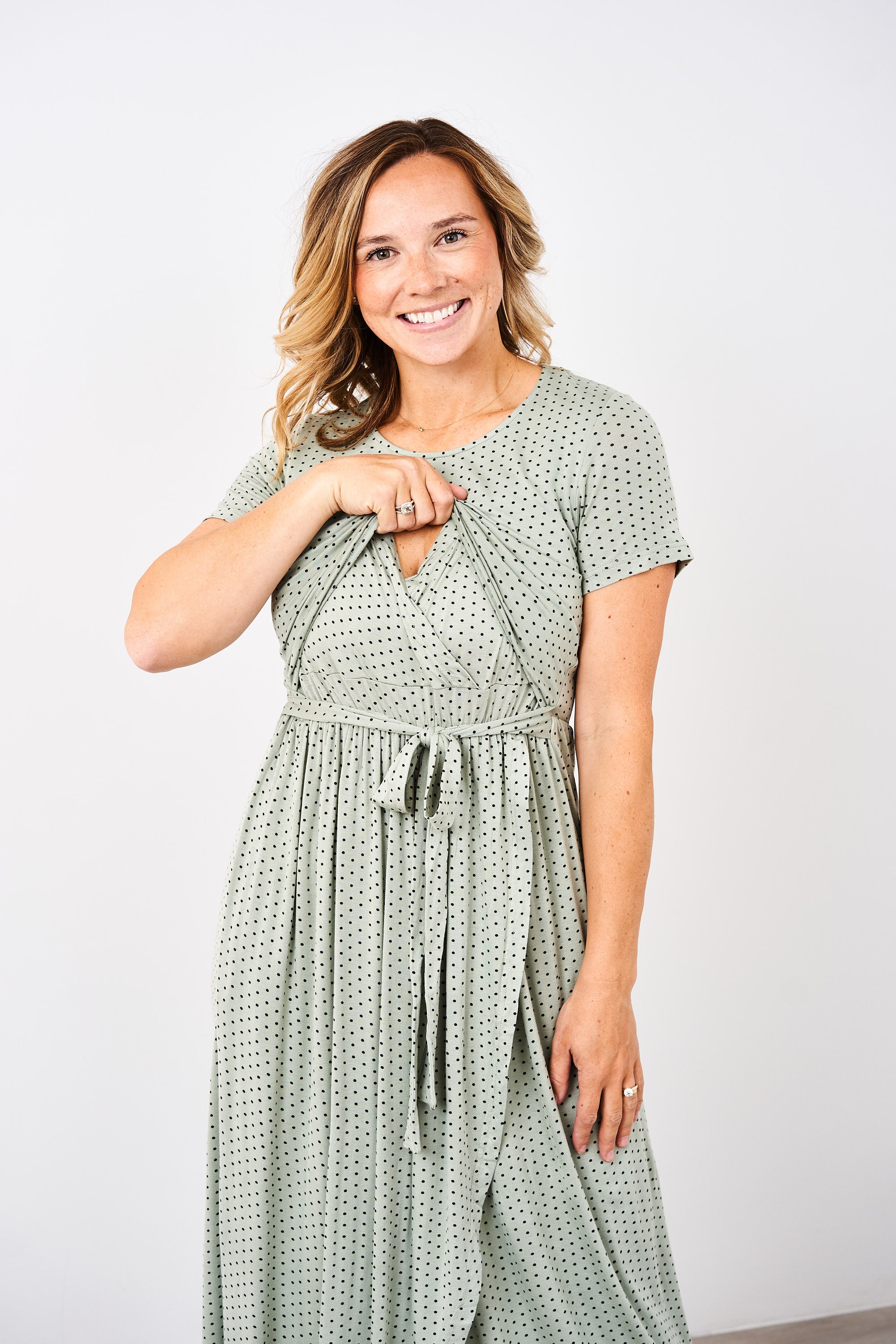 Latched mama 2025 nursing dress