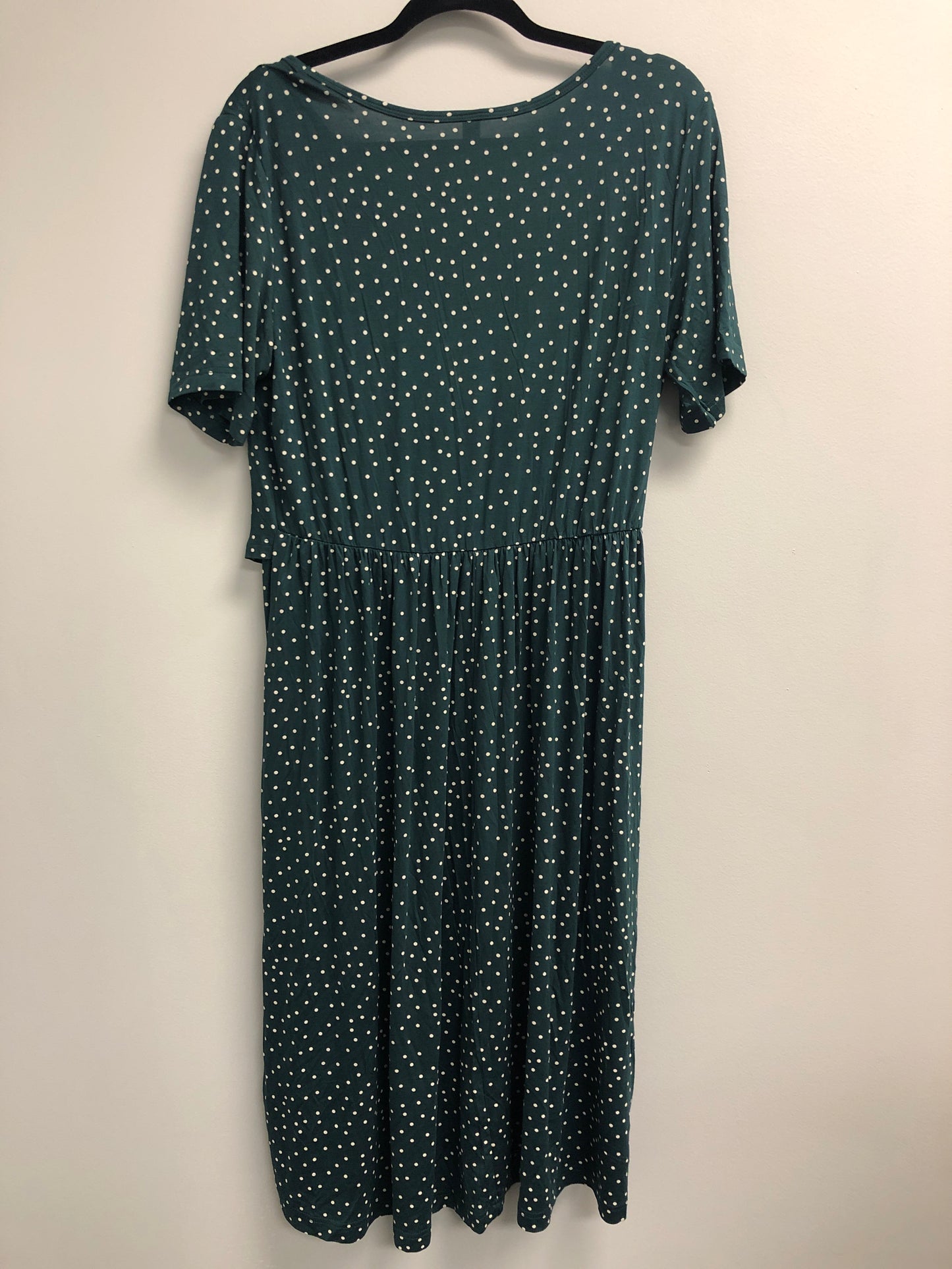 Outlet 6981 - Latched Mama Essential Boardwalk Nursing Dress - Forest Green Dots - Extra Large