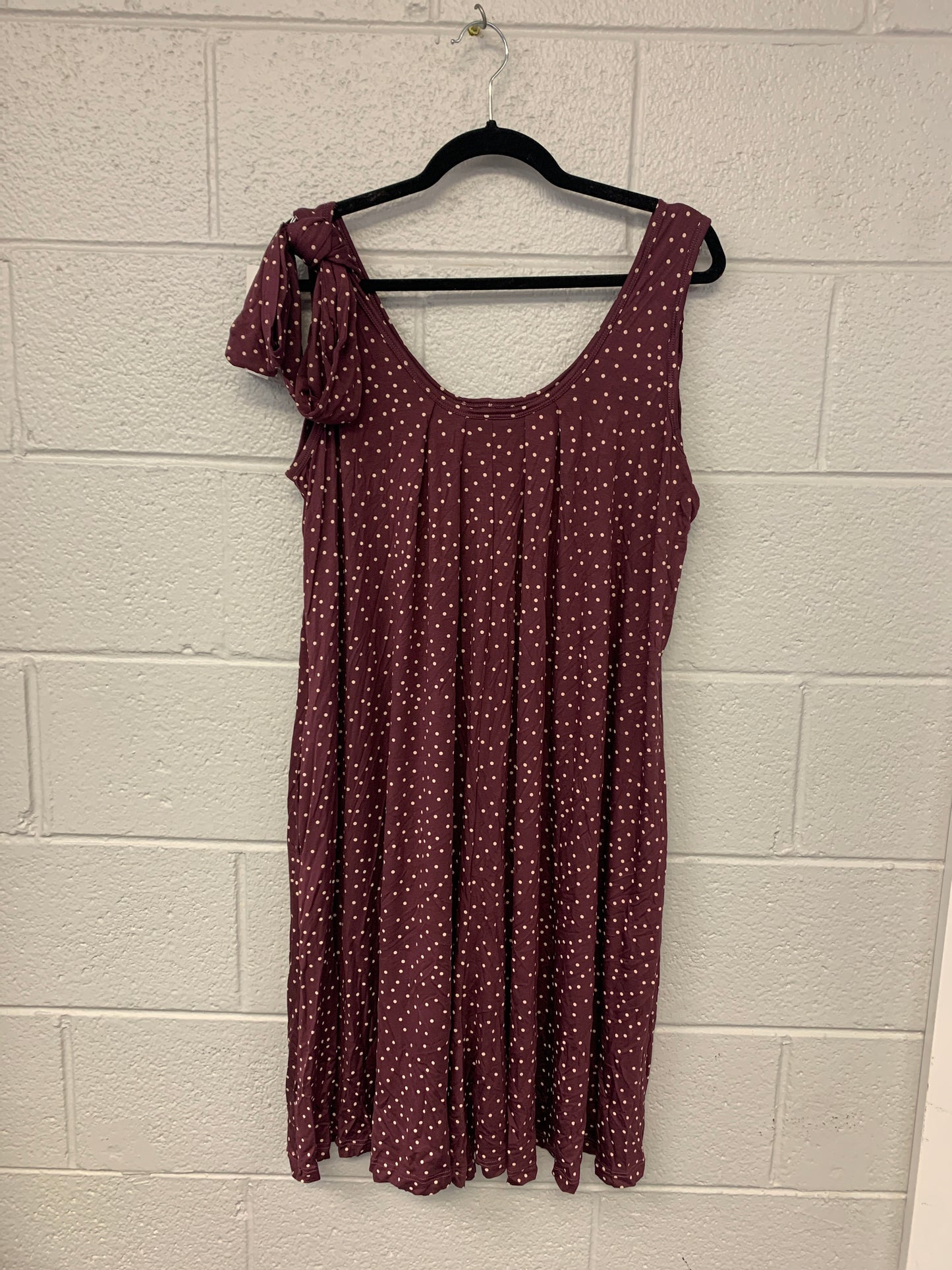 Outlet 7200 - The Momper® Printed Nursing Romper - Wine Dots - Standard