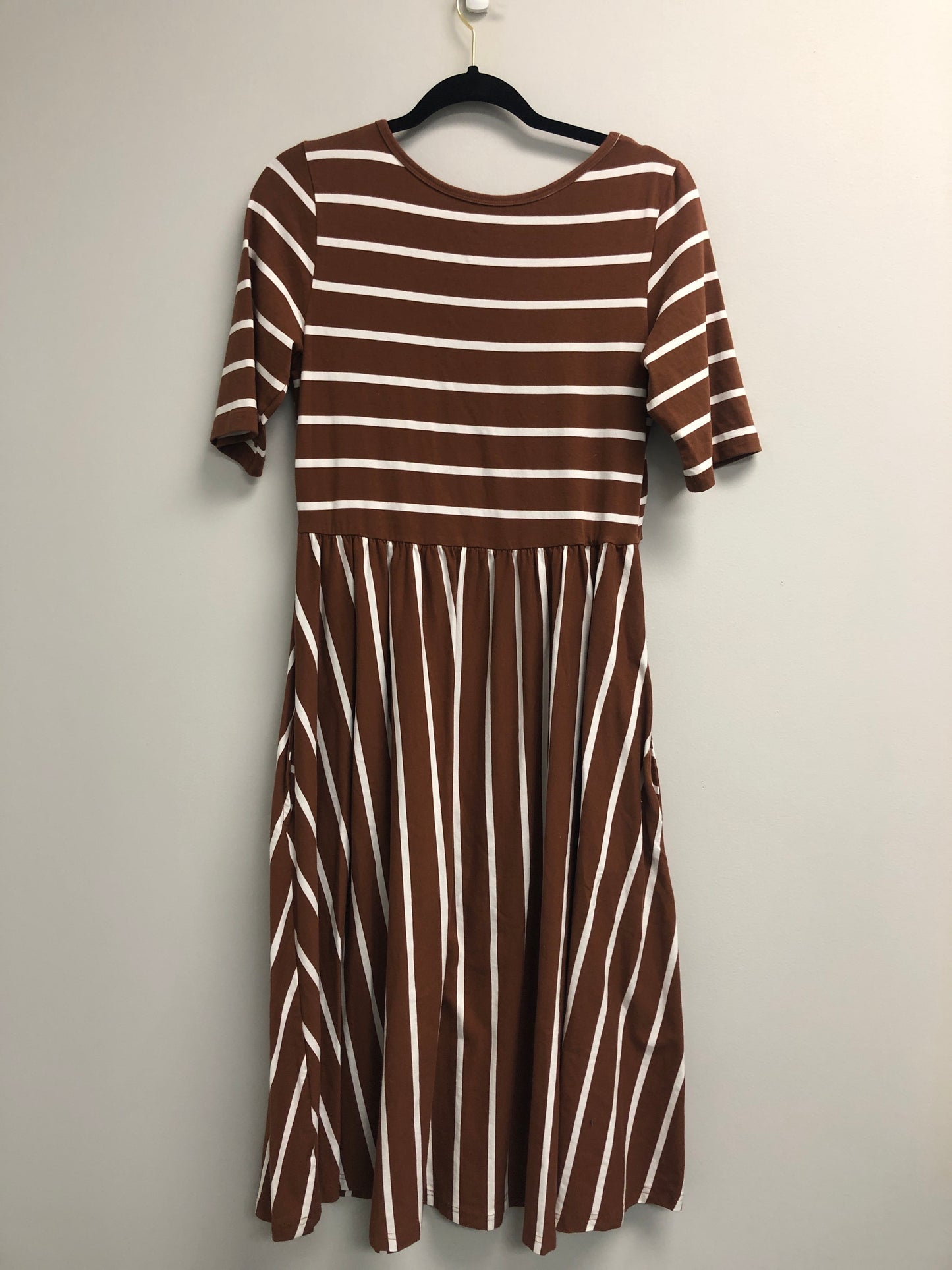 Outlet 6938 - Latched Mama Classic Cotton Nursing Dress - Rust Stripes - Medium