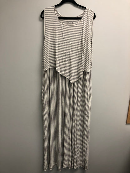 Outlet 7028 - Latched Mama Boardwalk Nursing Maxi - Heather Grey Stripe - 3X