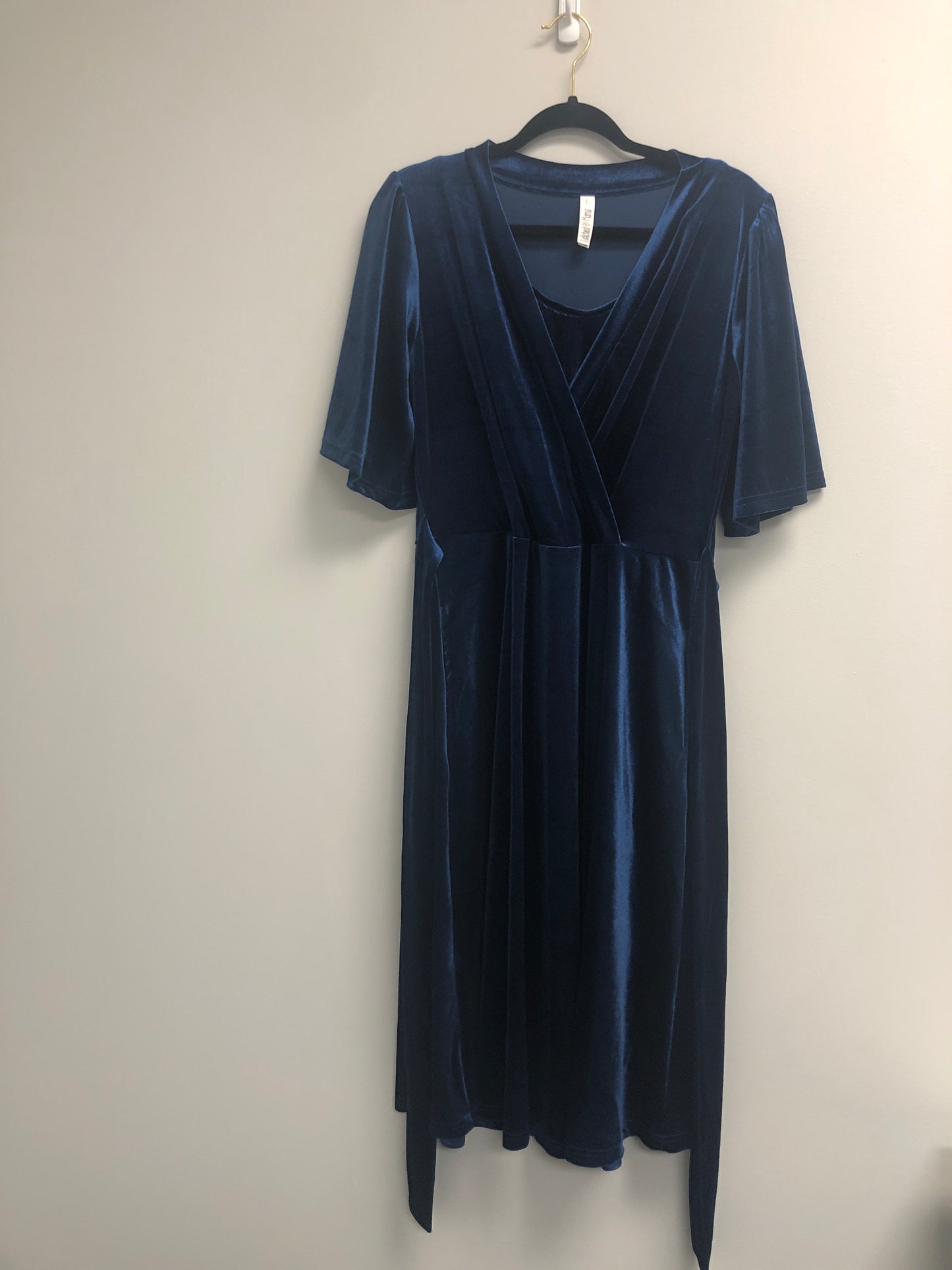 Outlet 6653 - Latched Mama Velour Midi Nursing Dress - Blue - Large