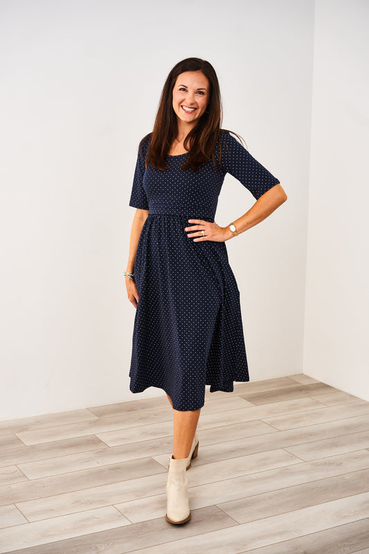 nursing dress Holy Grail - Short Sleeve - Black Practical with its buttons on the front Latched Mama Drawstring T-Shirt Nursing