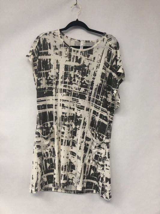 Outlet 6223 - Latched Mama Nest Nursing Tunic - Abstract Slate - Medium