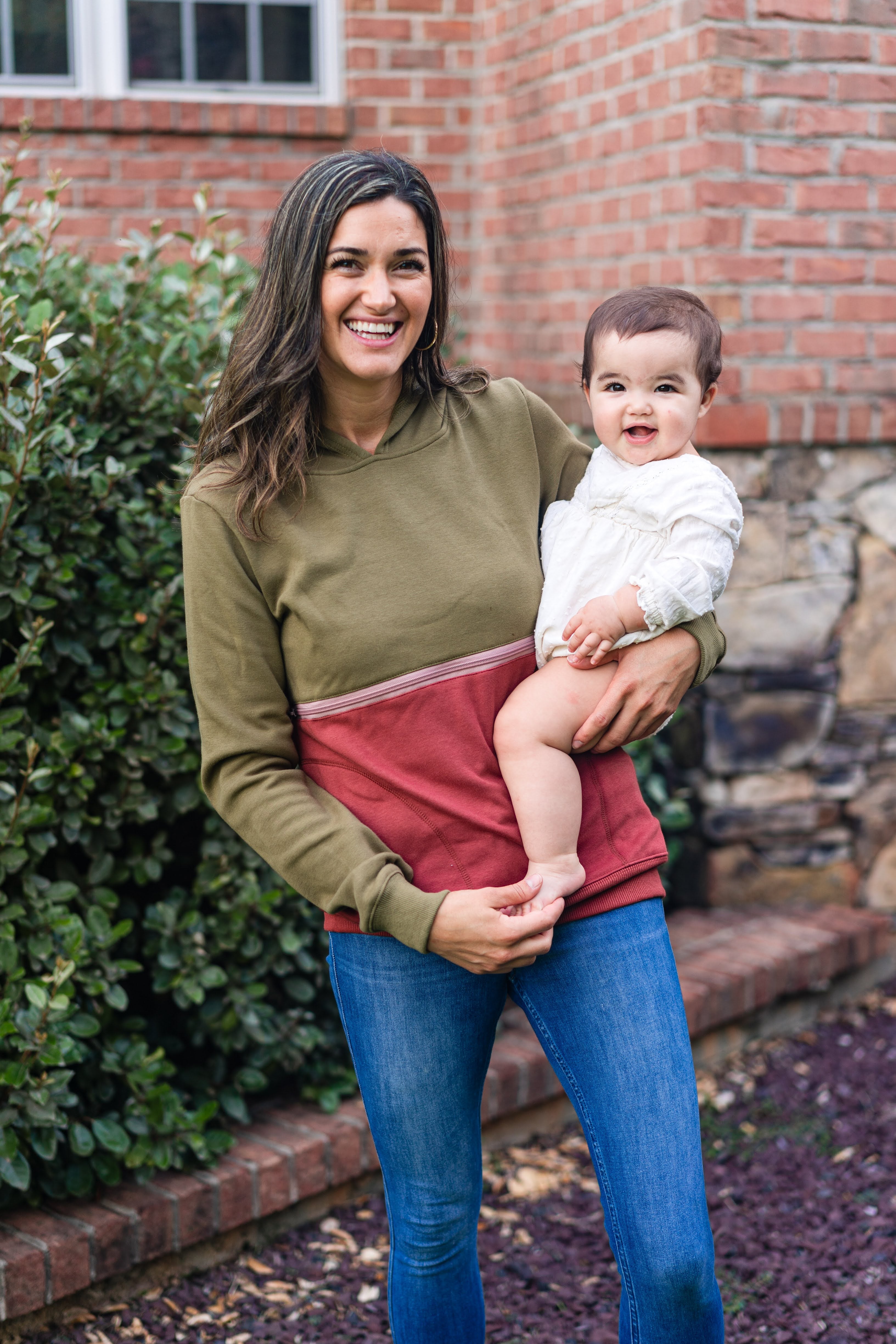 Latched mama clearance nursing hoodie