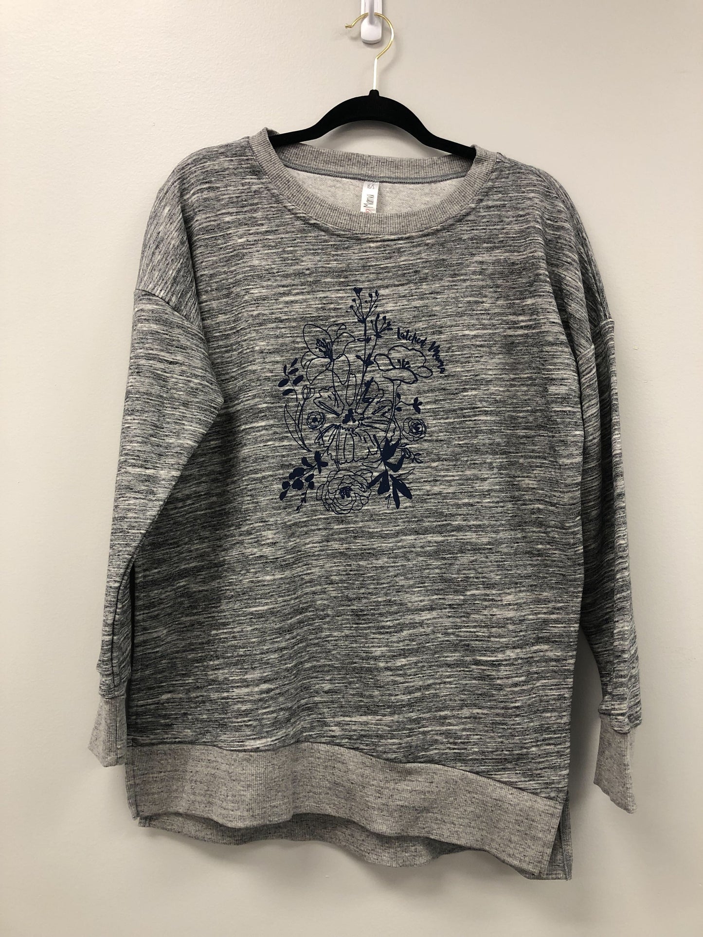 Outlet 5784 - Latched Mama Deluxe Crewneck Nursing Pullover - heathered grey/ wildflowers - XS/S