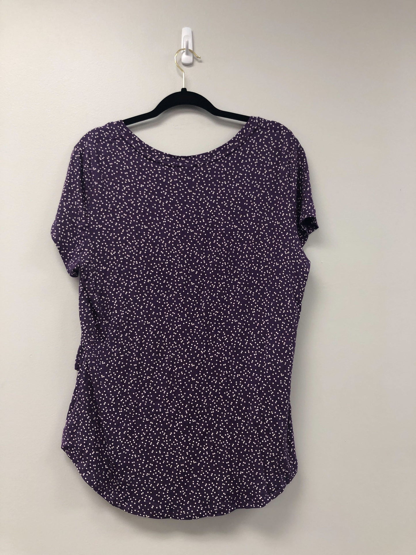 Outlet 5596 - Printed V-Neck Boyfriend Nursing Tee - Purple Dots - 1X